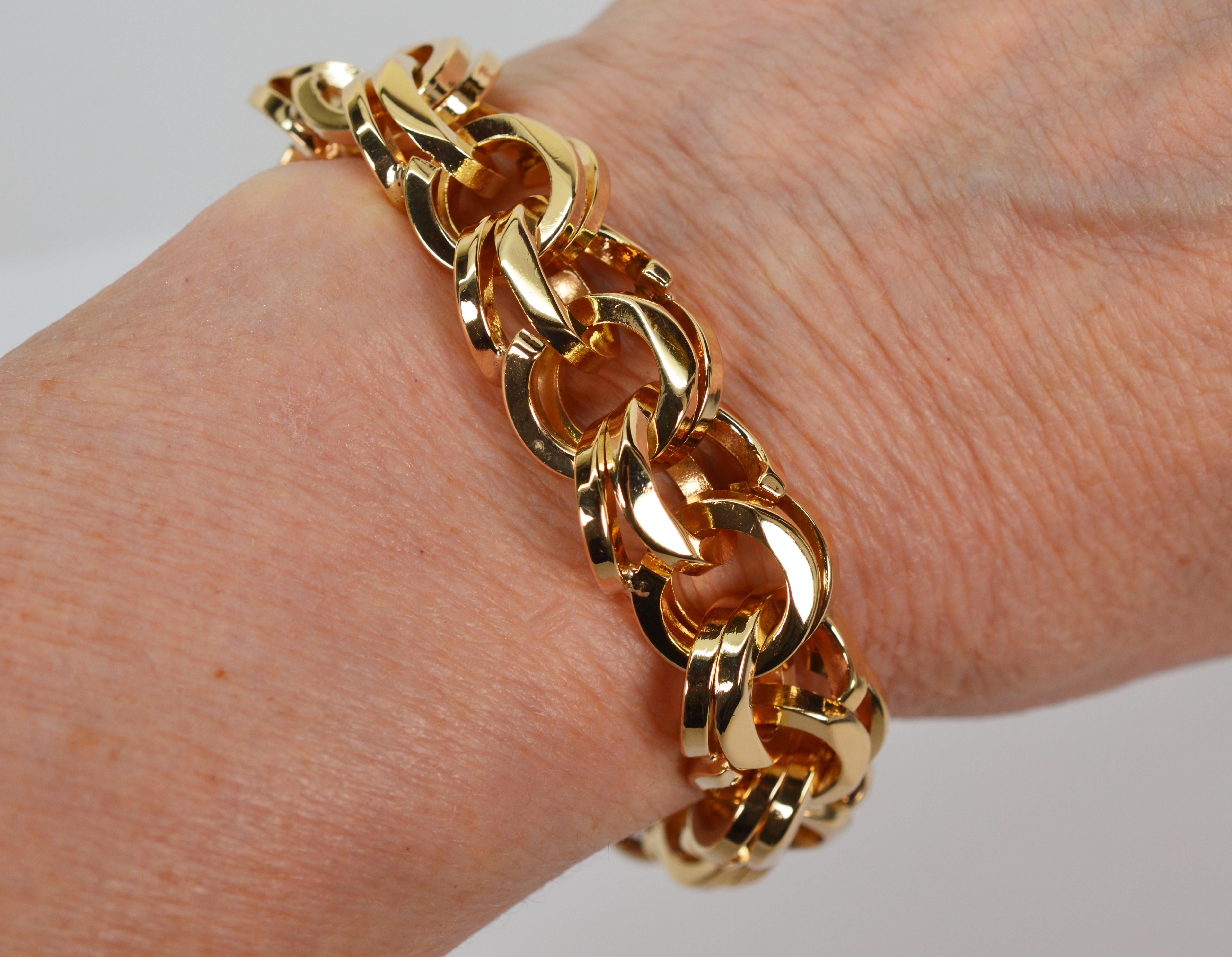 Women's Bright Polish 14 Karat Gold Double Loop Link Chain Bracelet For Sale