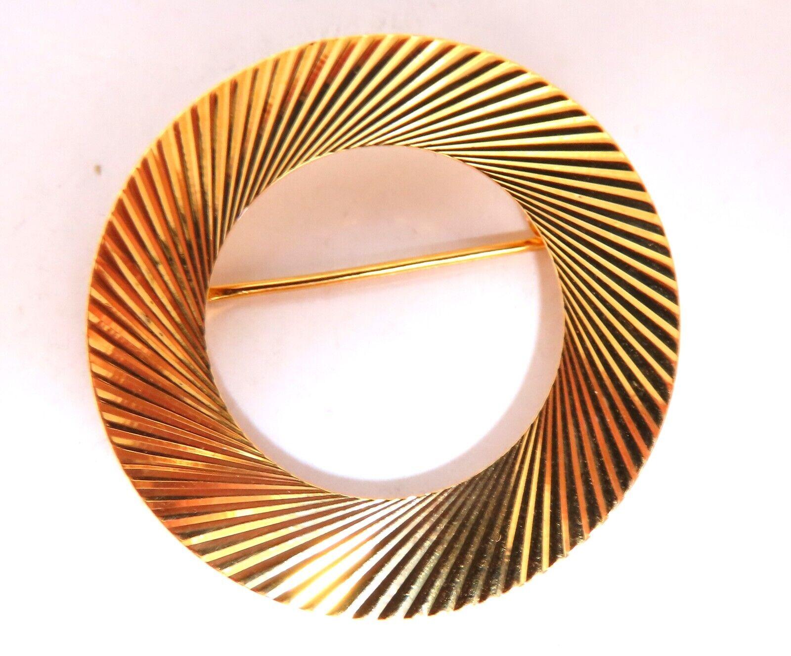 Bright Ray Circle Pin 14kt In Excellent Condition For Sale In New York, NY