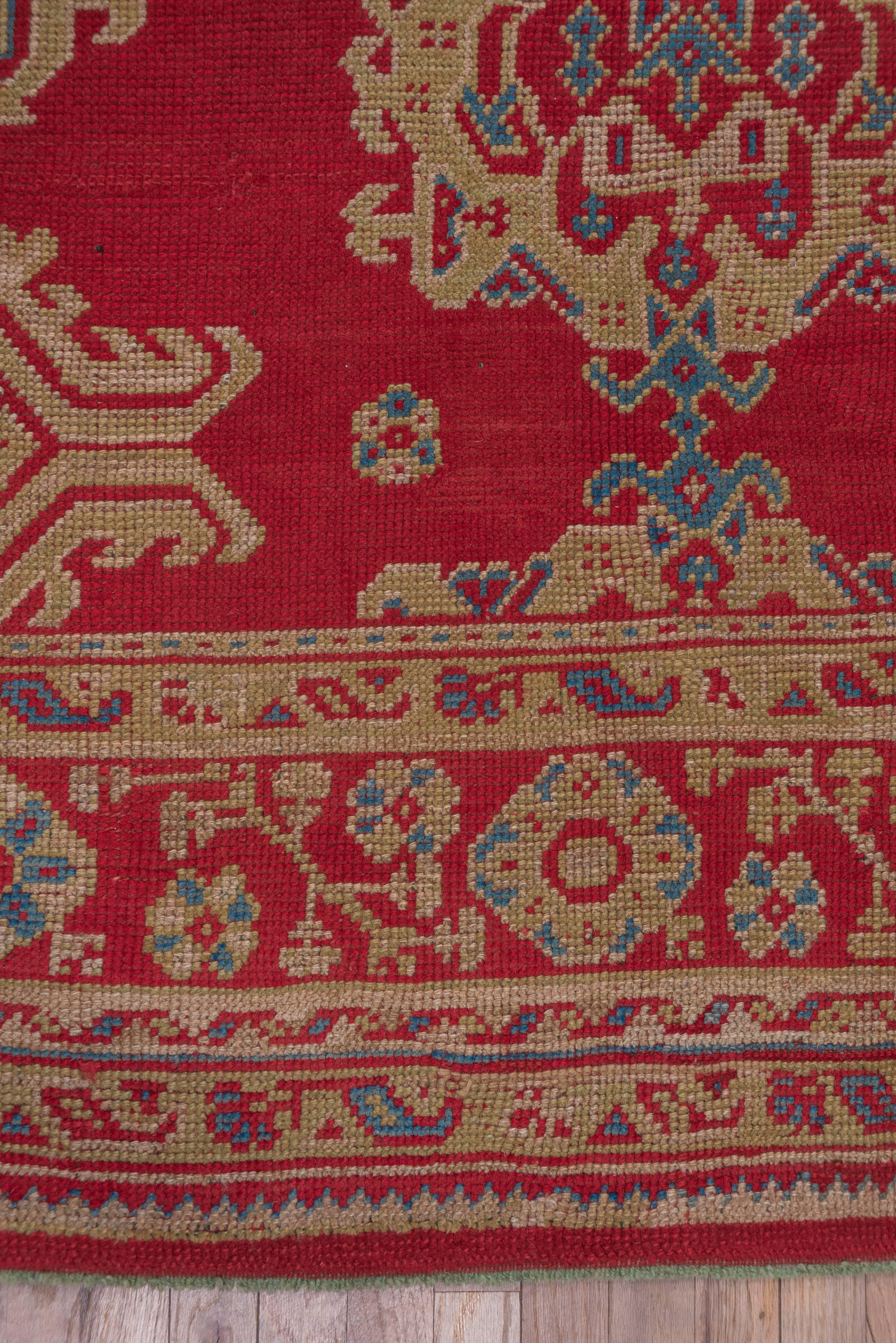 Red Classic Antique Oushak Carpet, Circa 1920s In Excellent Condition For Sale In New York, NY