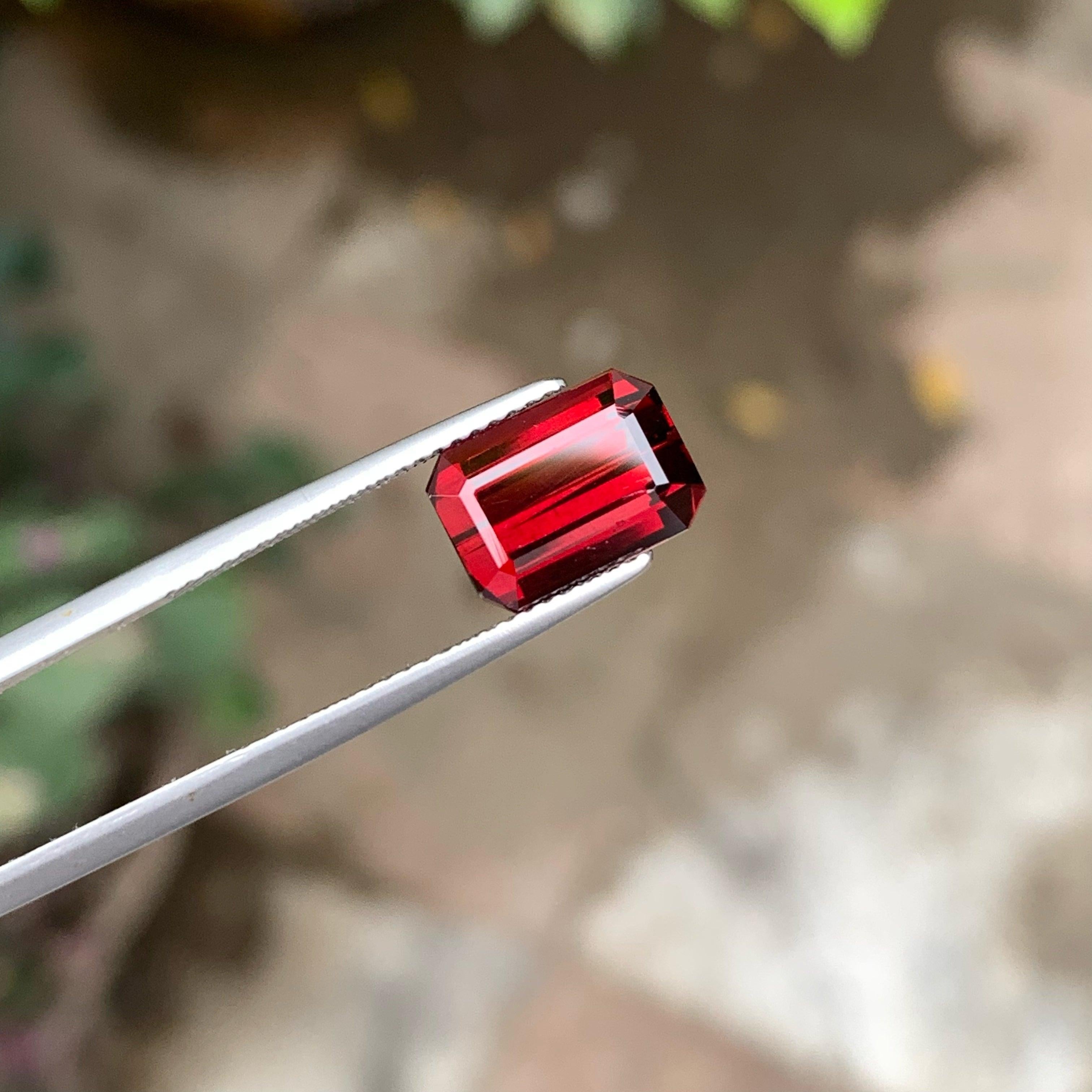Bright Red Garnet Loose Gemstone, Available for sale at whole sale price natural high quality 4.95 carats Eye Clean Clarity Loose Garnet from Africa.

Product Information:
GEMSTONE NAME: Bright Red Garnet Loose Gemstone
WEIGHT: 4.95