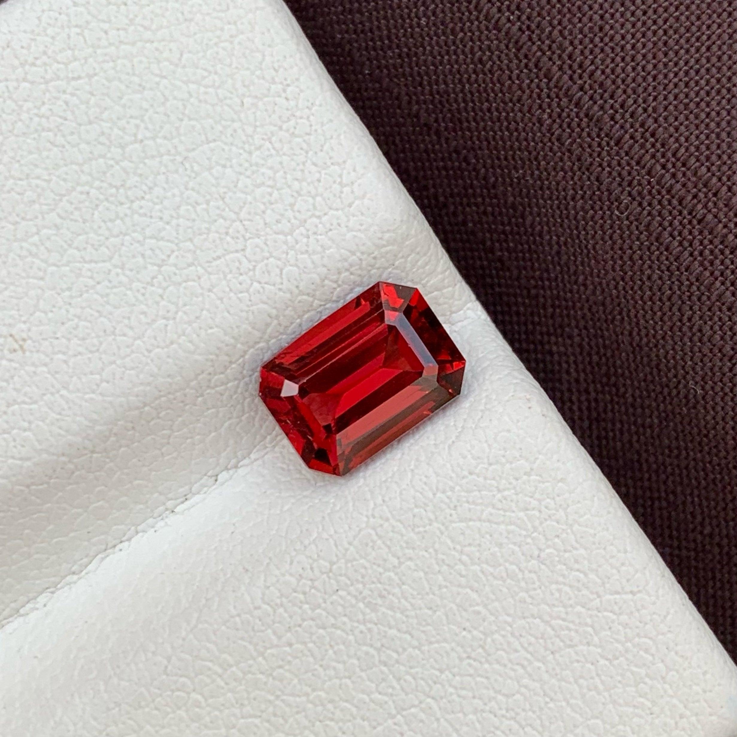 Modern Bright Red Garnet Loose Gemstone From Malawi 2.10 Carats Garnet Jewelry Fine Gem For Sale