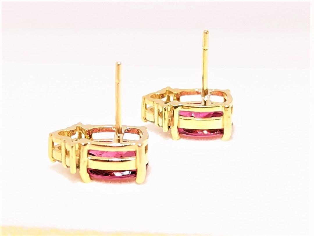 Oval Cut Bright Red Tourmaline '2=3.75cts', Diamond '0.41cts', 18ky Gold Earstuds For Sale