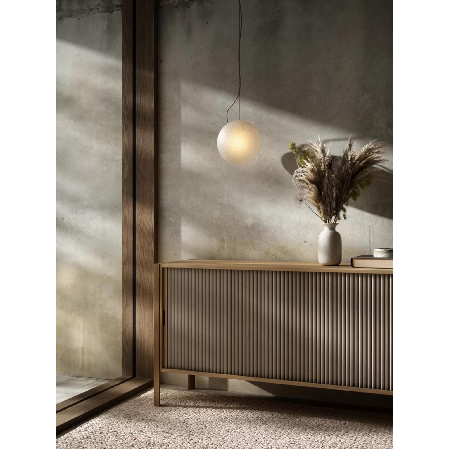 Postmoderno Lampada a sospensione Bright Ripple di Nordic Tales in vendita