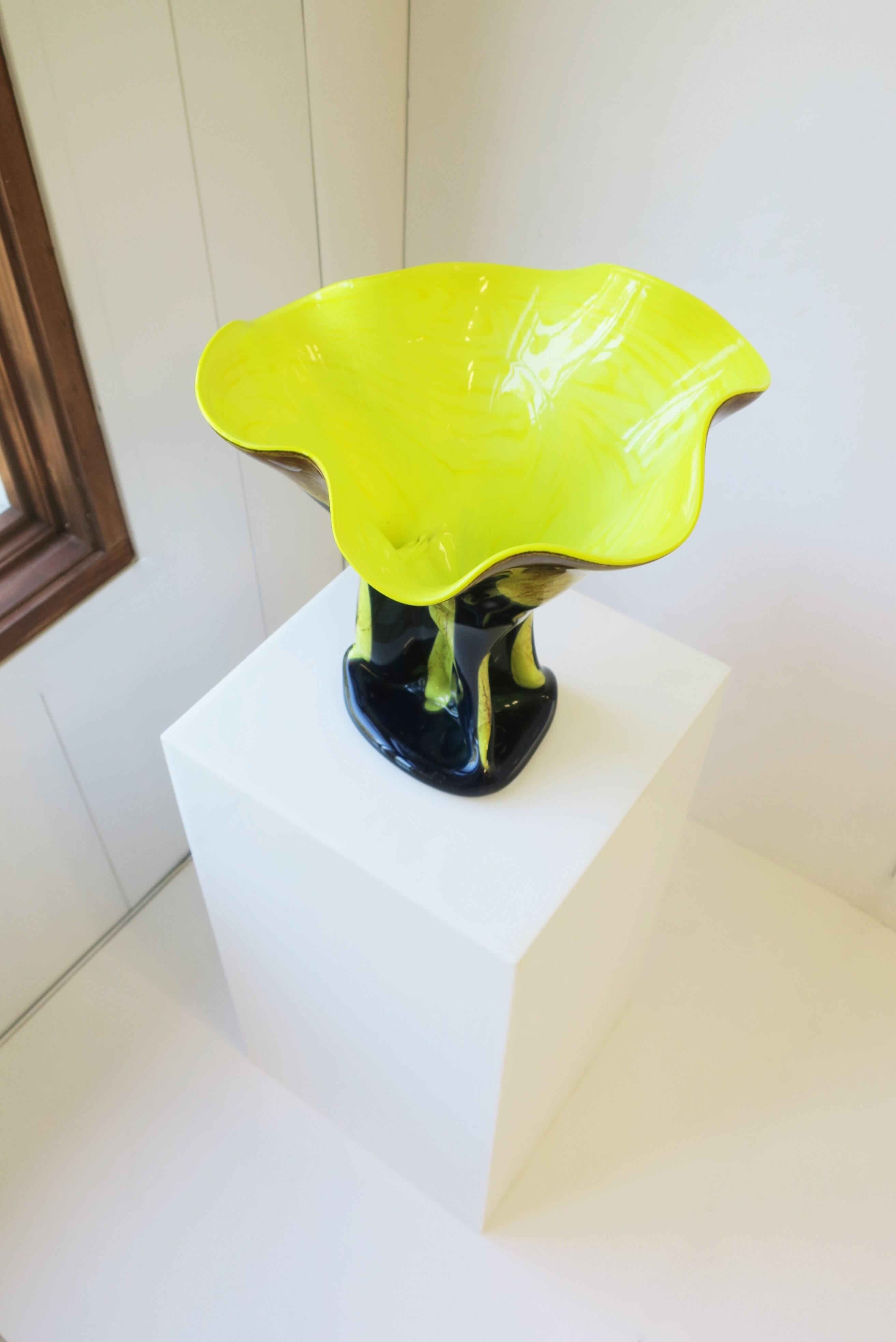 Vase de sculpture en verre organique en vente 7