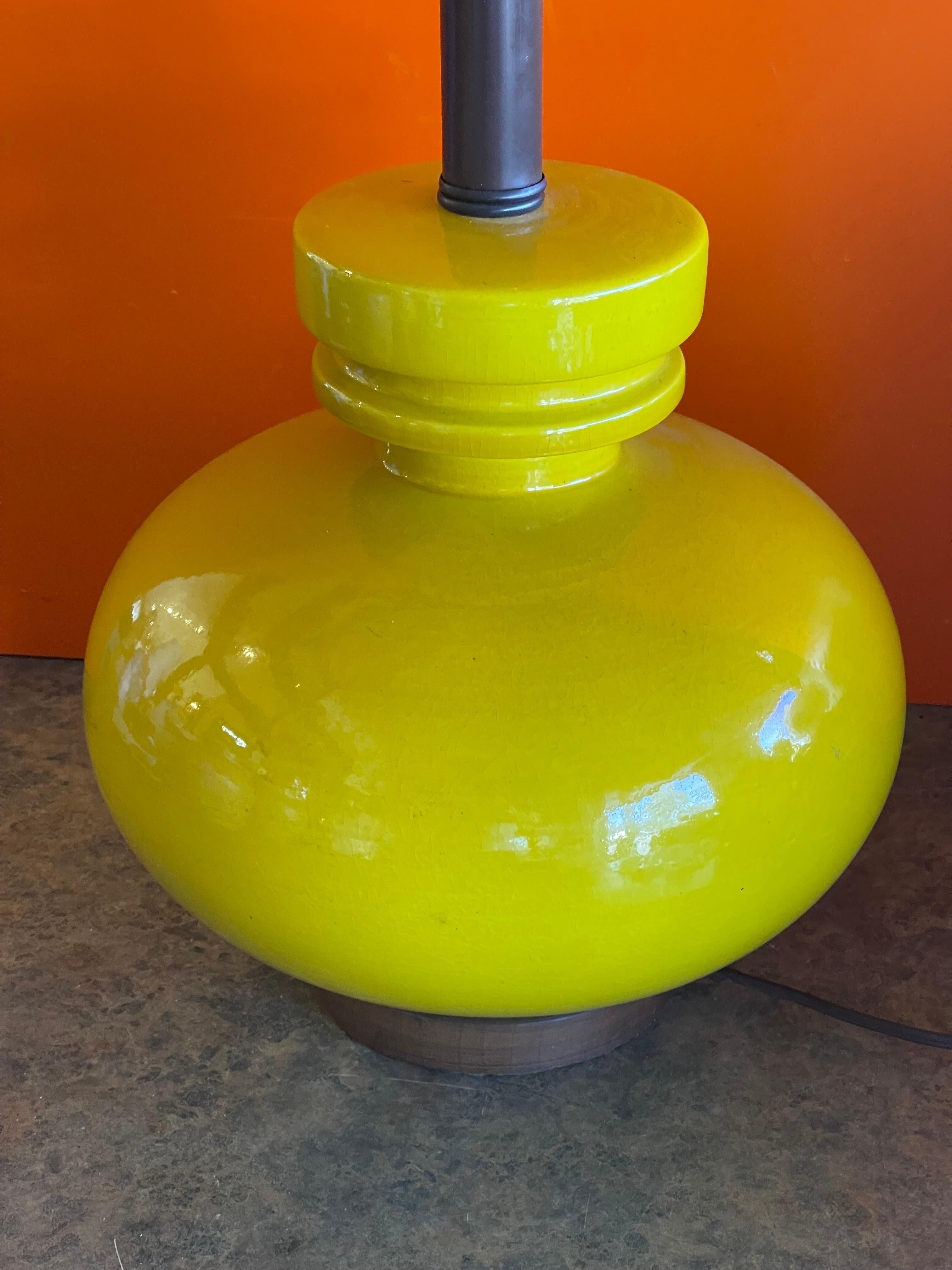 20th Century Bright Yellow Glazed Ceramic Studio Pottery Table Lamp on Walnut Base For Sale