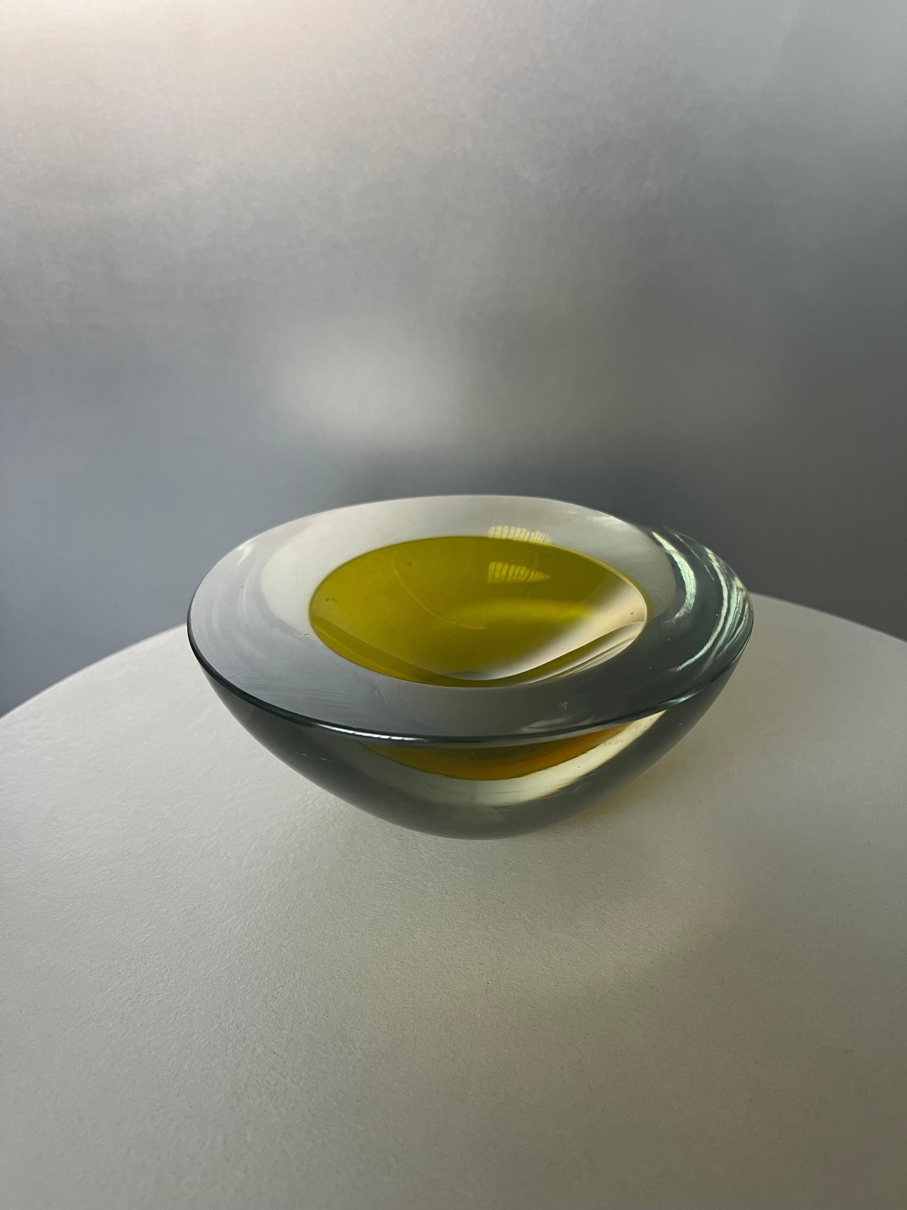 Antonio da Ros pour Cenedese, pièce décorative jaune vif de Murano en vente 3