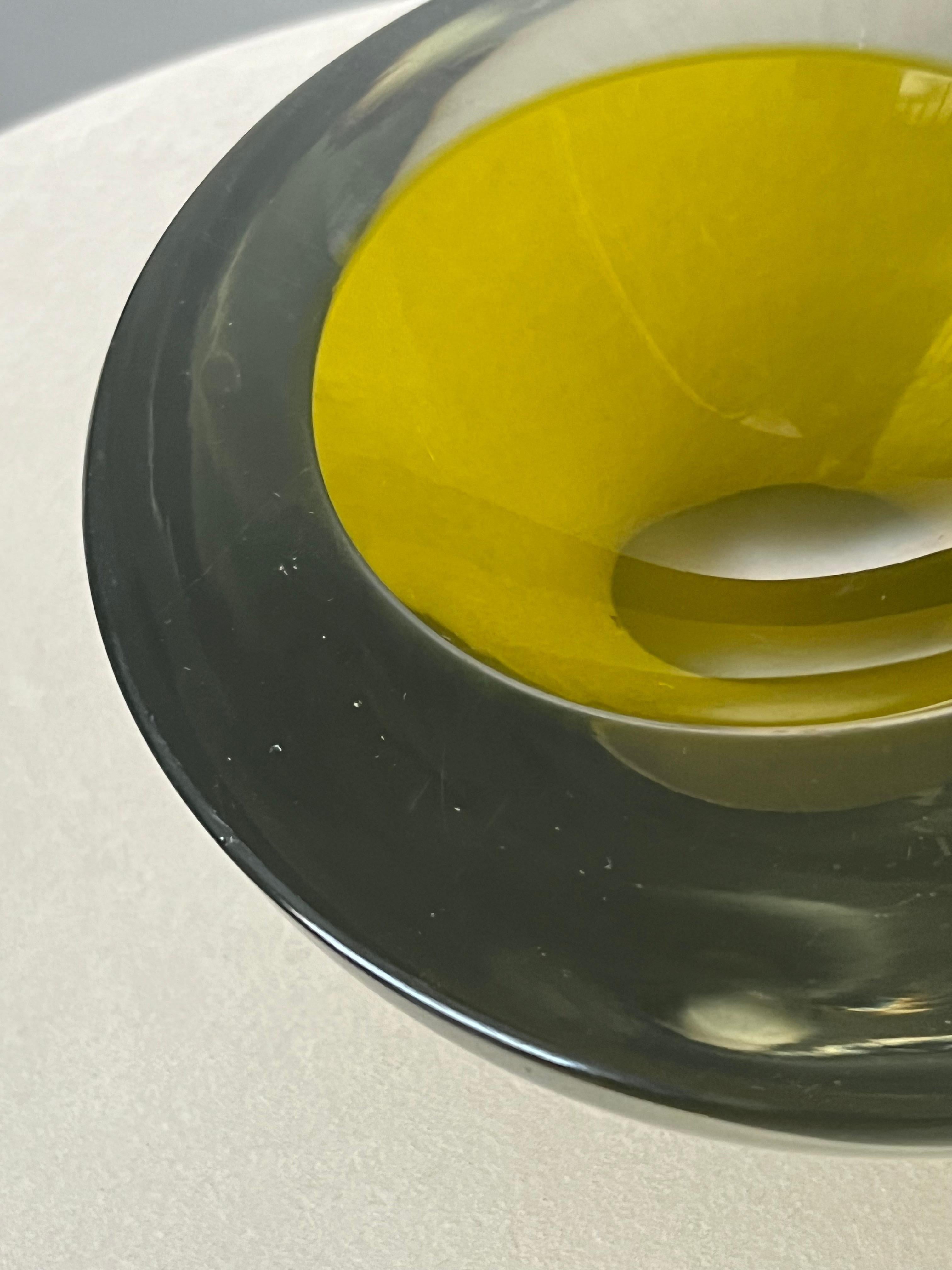 Antonio da Ros pour Cenedese, pièce décorative jaune vif de Murano en vente 8