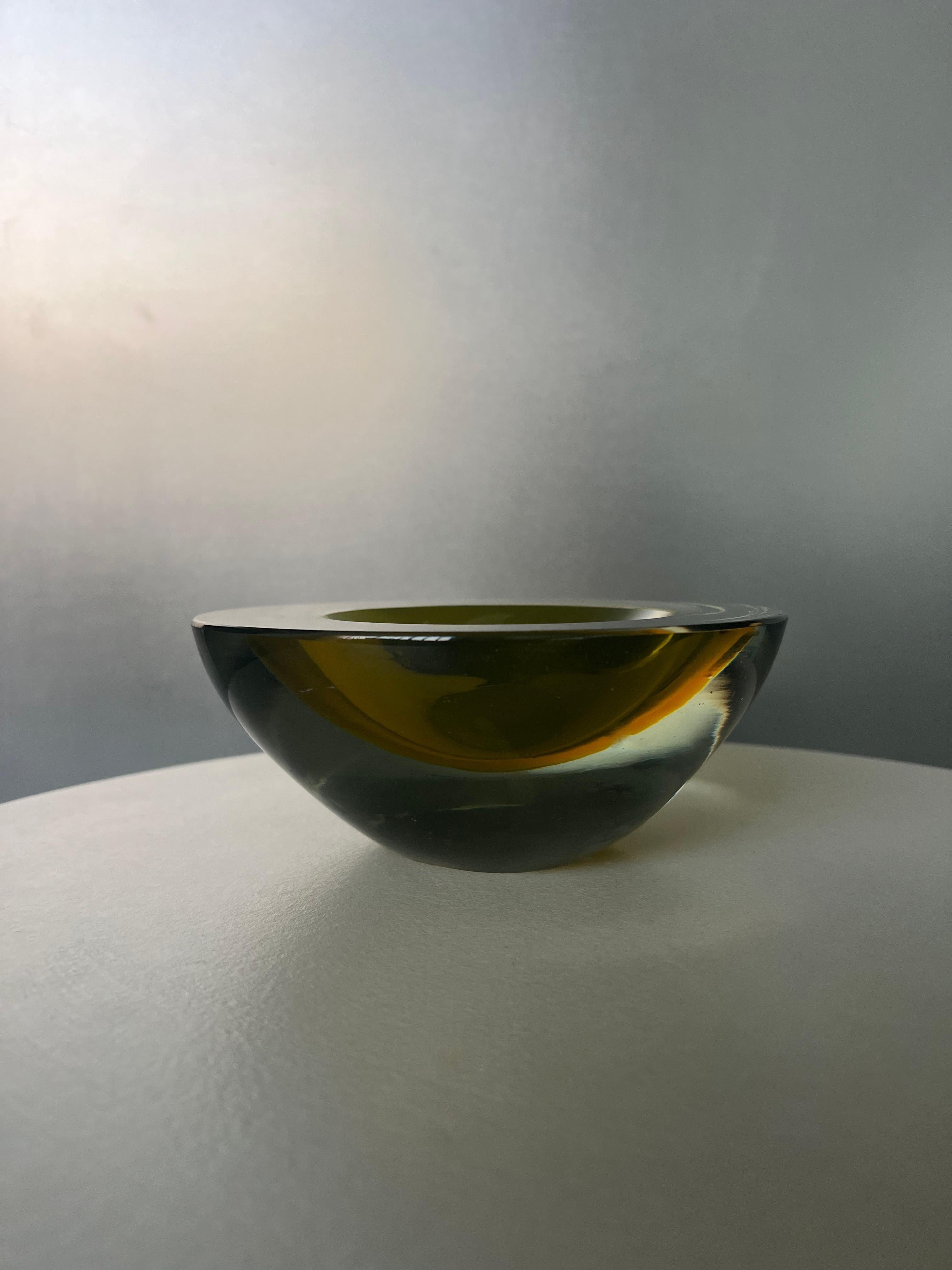 Antonio da Ros pour Cenedese, pièce décorative jaune vif de Murano en vente 2