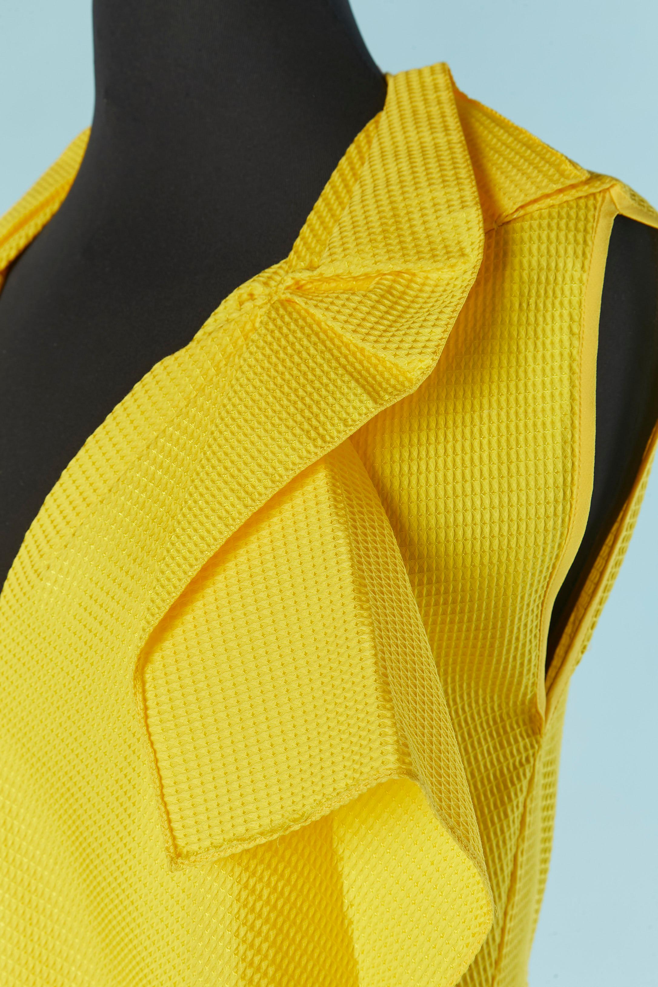 Jaune Robe sans manches jaune vif VIONNET Nouveau en vente