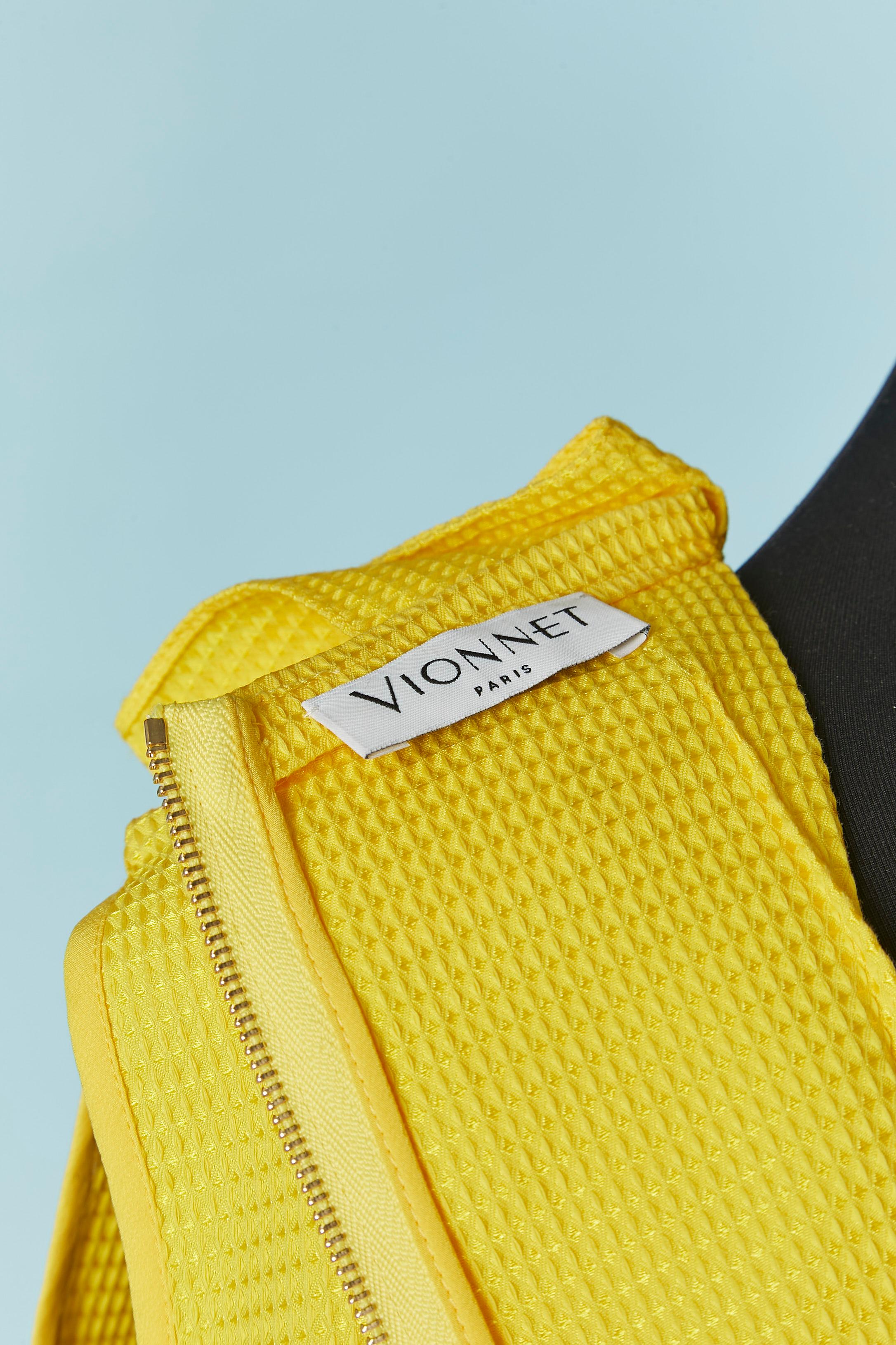 Robe sans manches jaune vif VIONNET Nouveau en vente 1