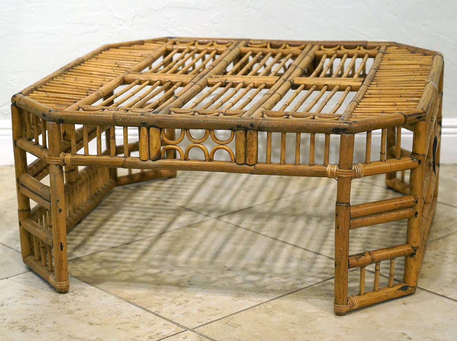 Brighton Pavilion Chinese Chippendale Style Octagonal Bamboo Rattan Coffee Table In Good Condition In Ft. Lauderdale, FL