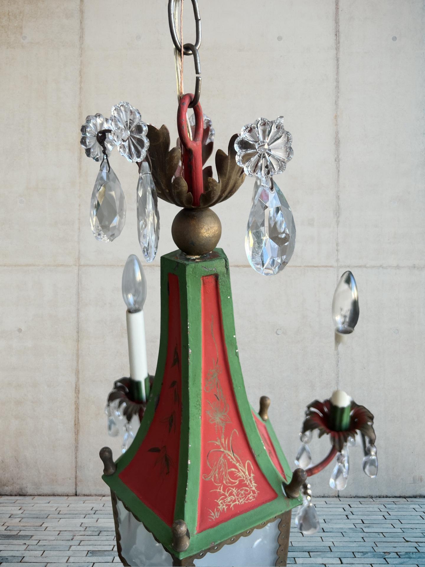 Brighton Pavilion Style Chinoiserie Decorated Tole & Crystal Chandelier For Sale 6