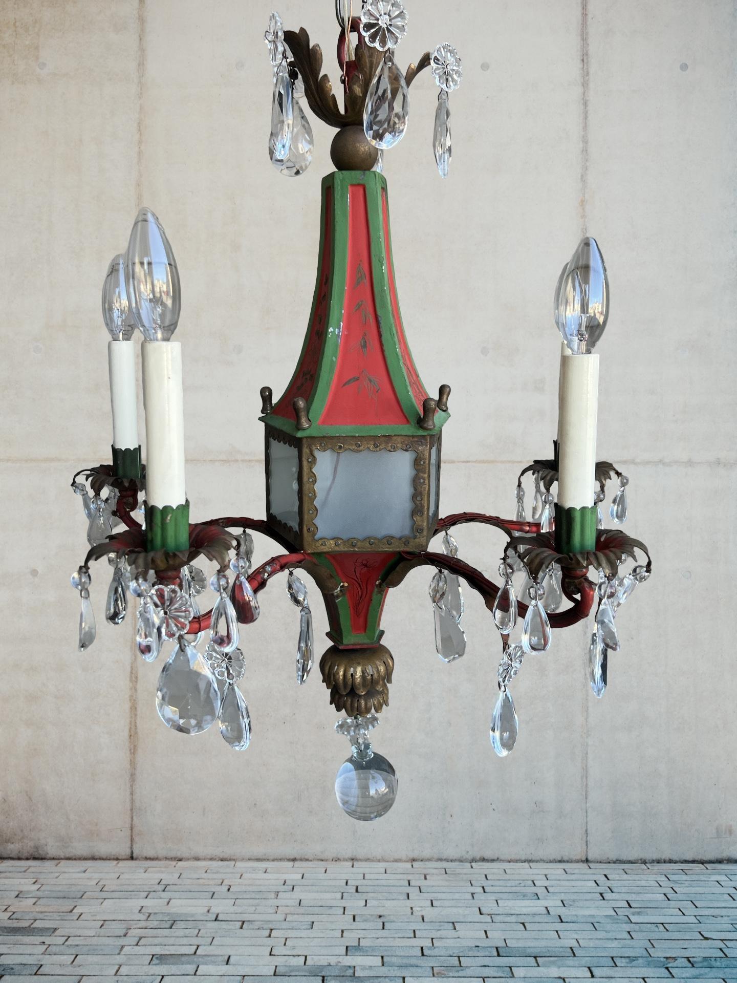 Brighton Pavilion Style Chinoiserie Decorated Tole & Crystal Chandelier In Good Condition In Atlanta, GA