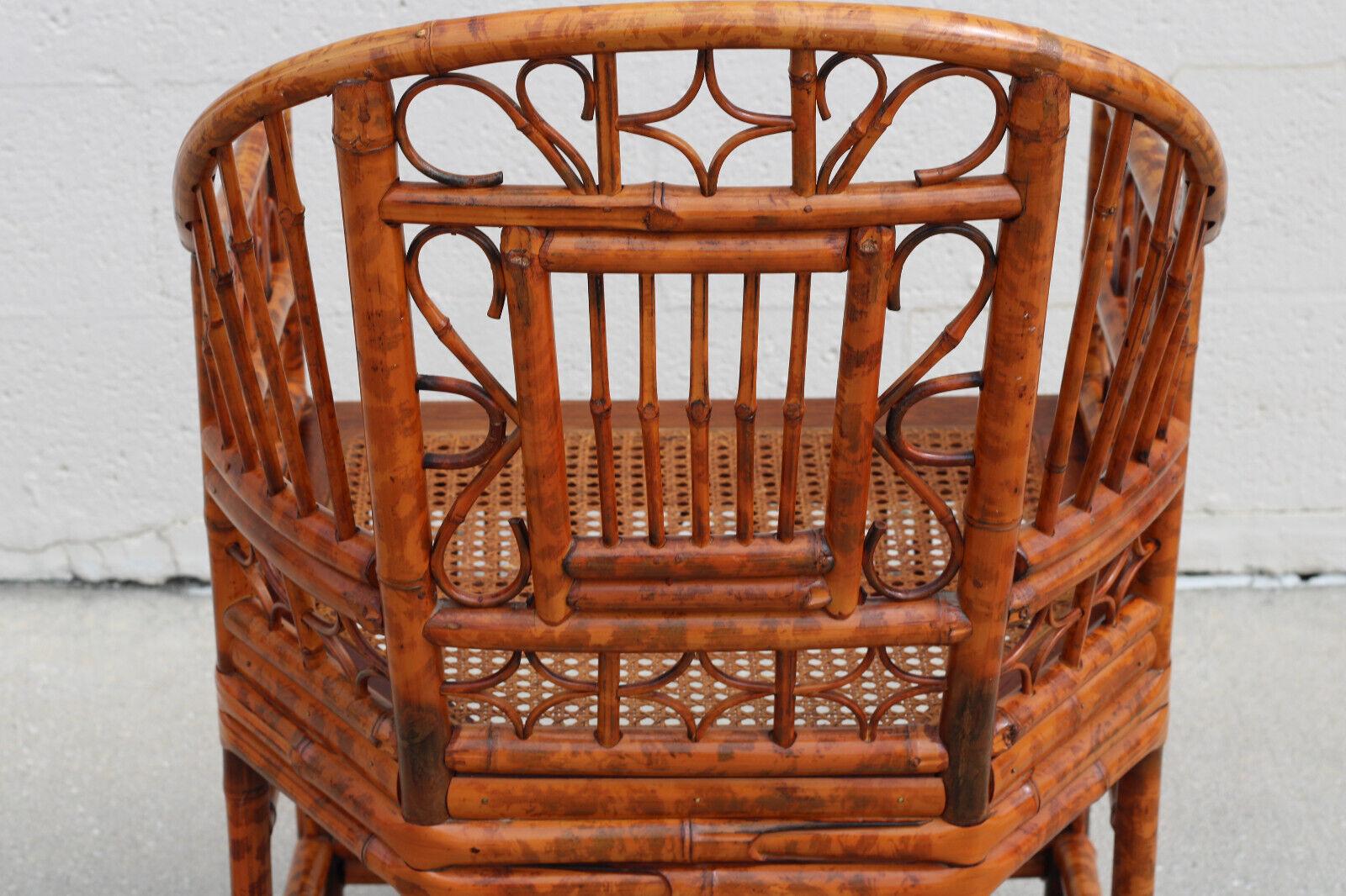 Pareja de sillones de caña de bambú y carey estilo Brighton Pavilion Bambú en venta