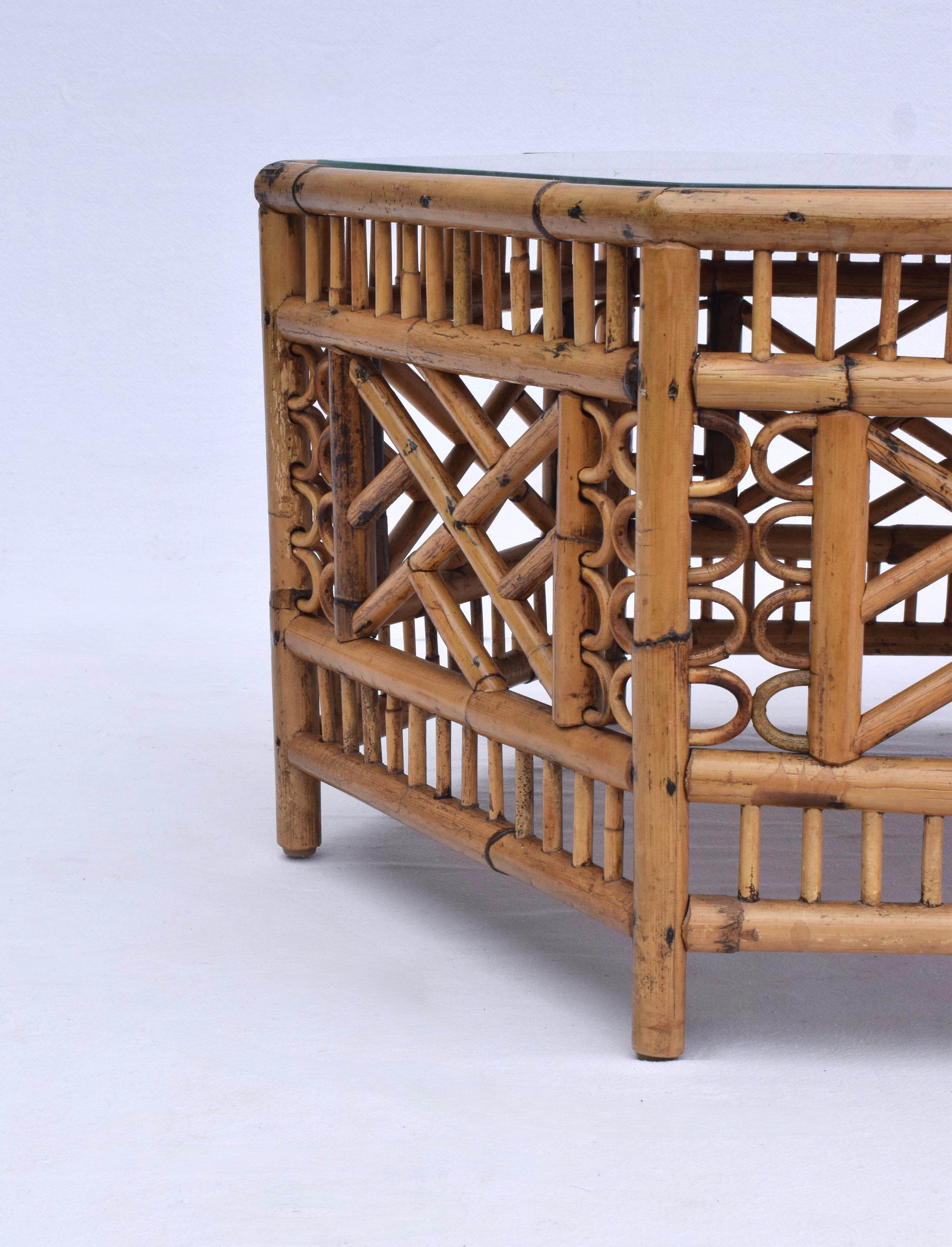 Brighton Pavillion Mesa de centro hexagonal de ratán y bambú Cocktail Tables Chippendale chino en venta