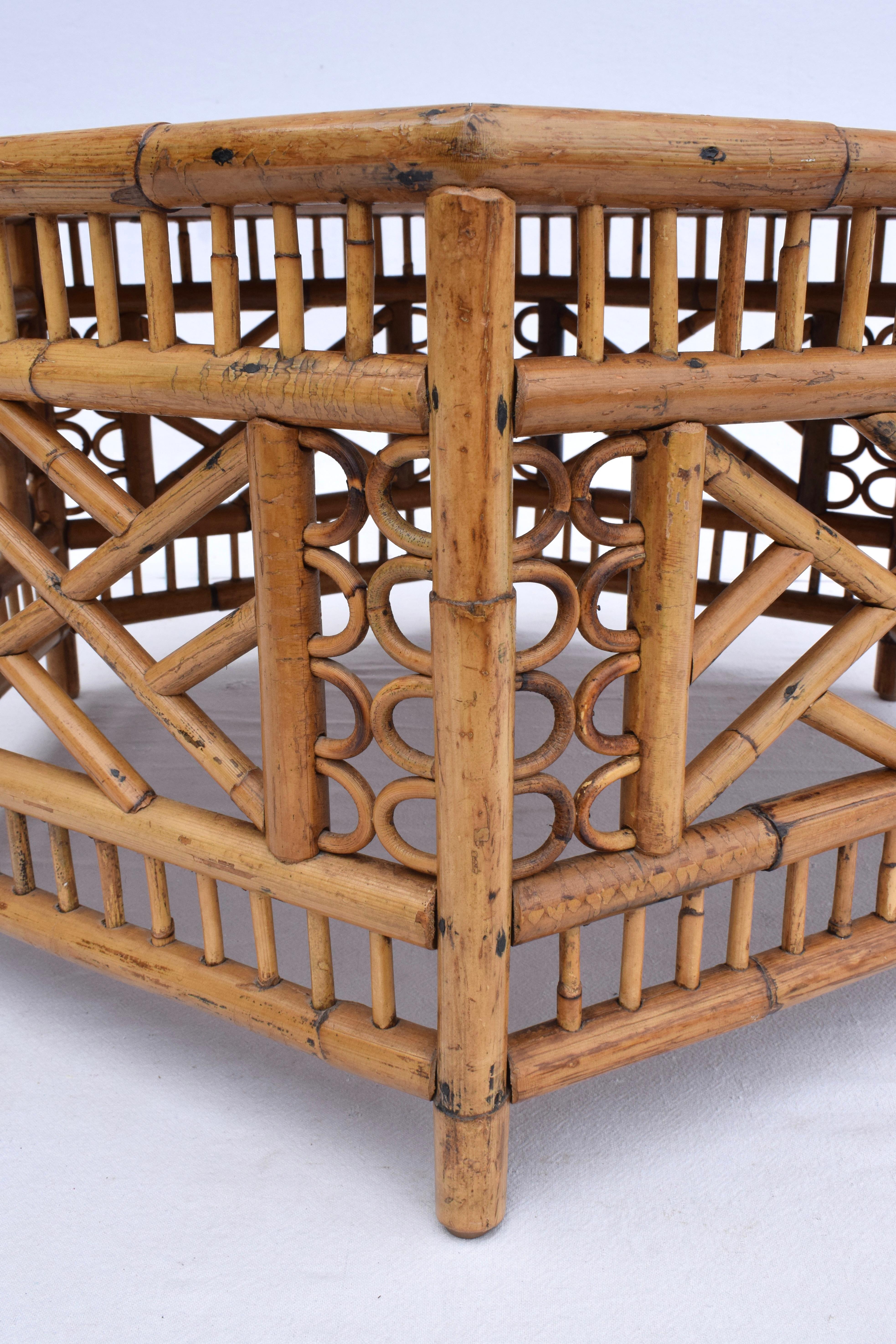 Brighton Pavillion Mesa de centro hexagonal de ratán y bambú Cocktail Tables en venta 1