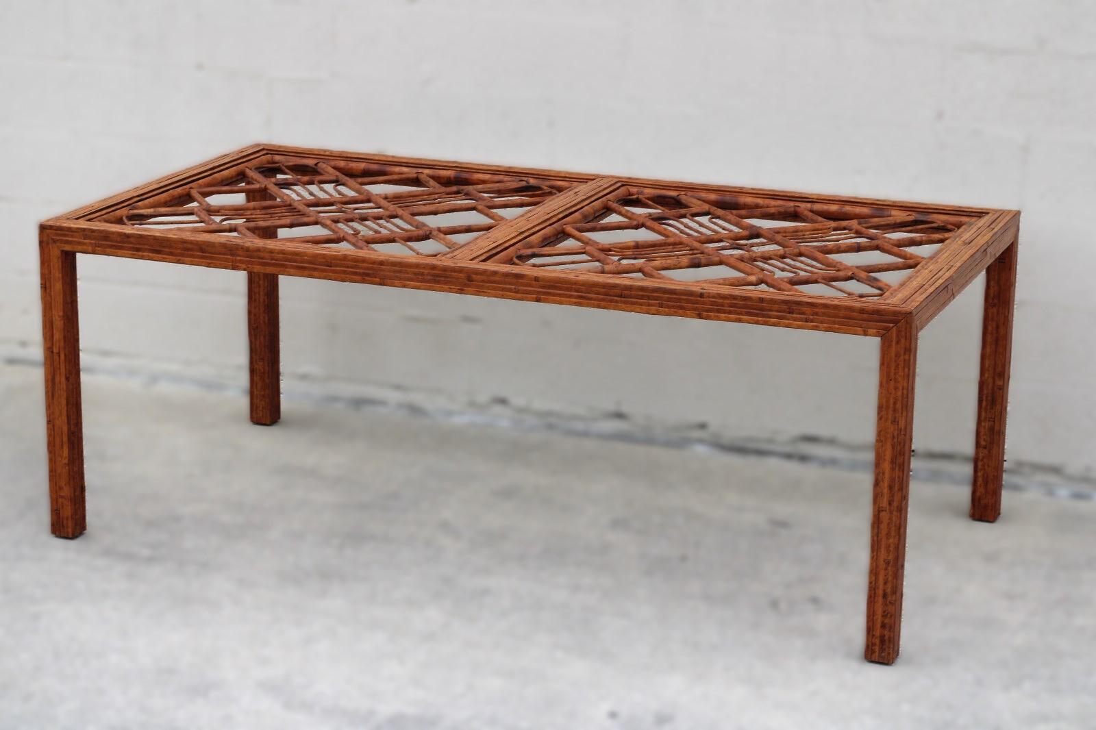 Table de salle à manger vintage de style Brighton en bambou et écailles de tortue en vente 9