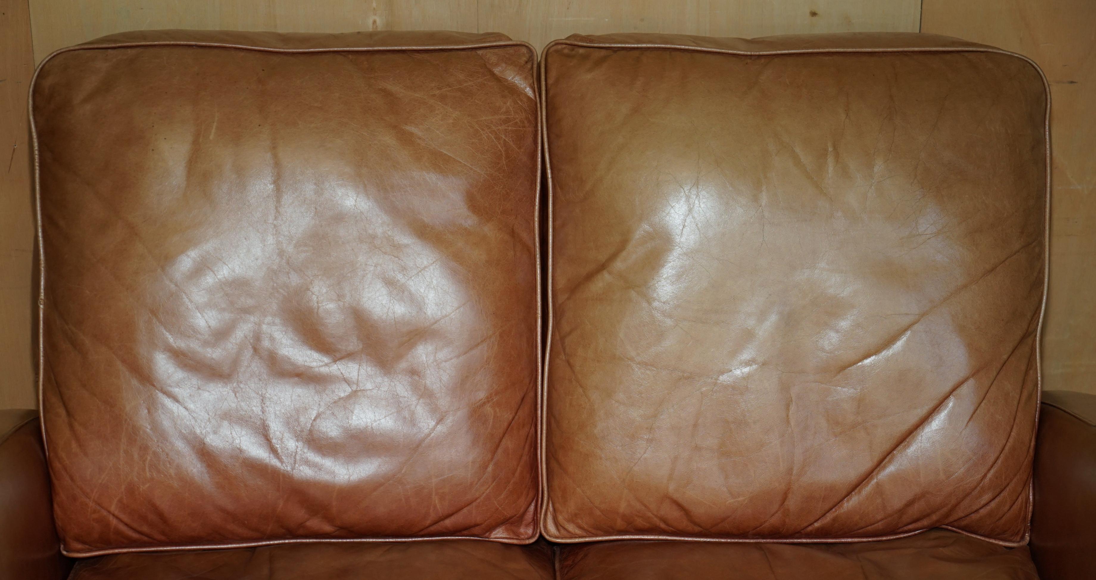 Brights of Nettlebed Braunes Kunstleder-Sofa & Paar Armlehnensofas Suite (Handgefertigt) im Angebot