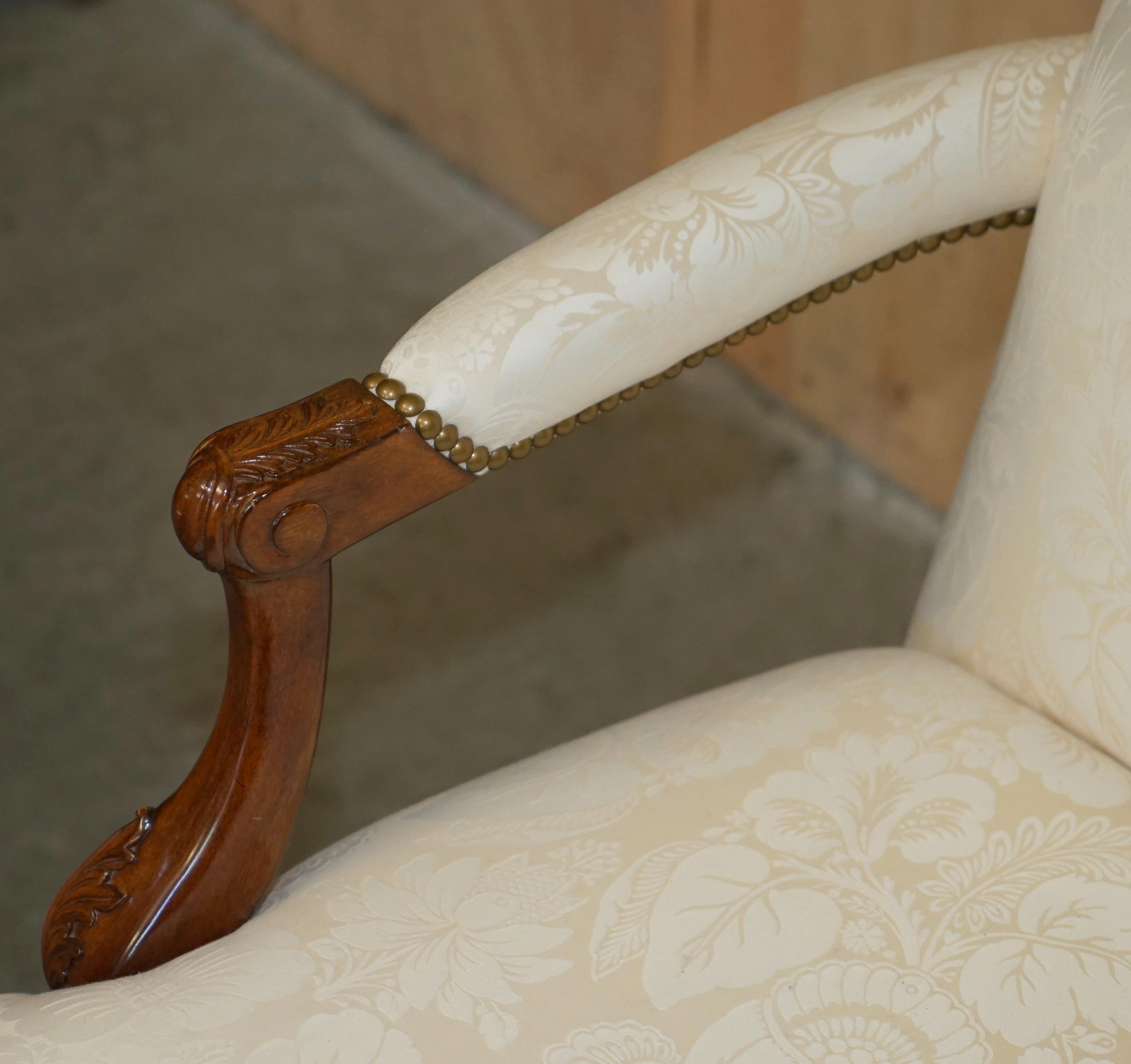 BRiGHTS OF NETTLEBED CARVED GAINSBOROUGH ARMCHAIR AFTER GILES GRENDEY 1693-1780 en vente 2