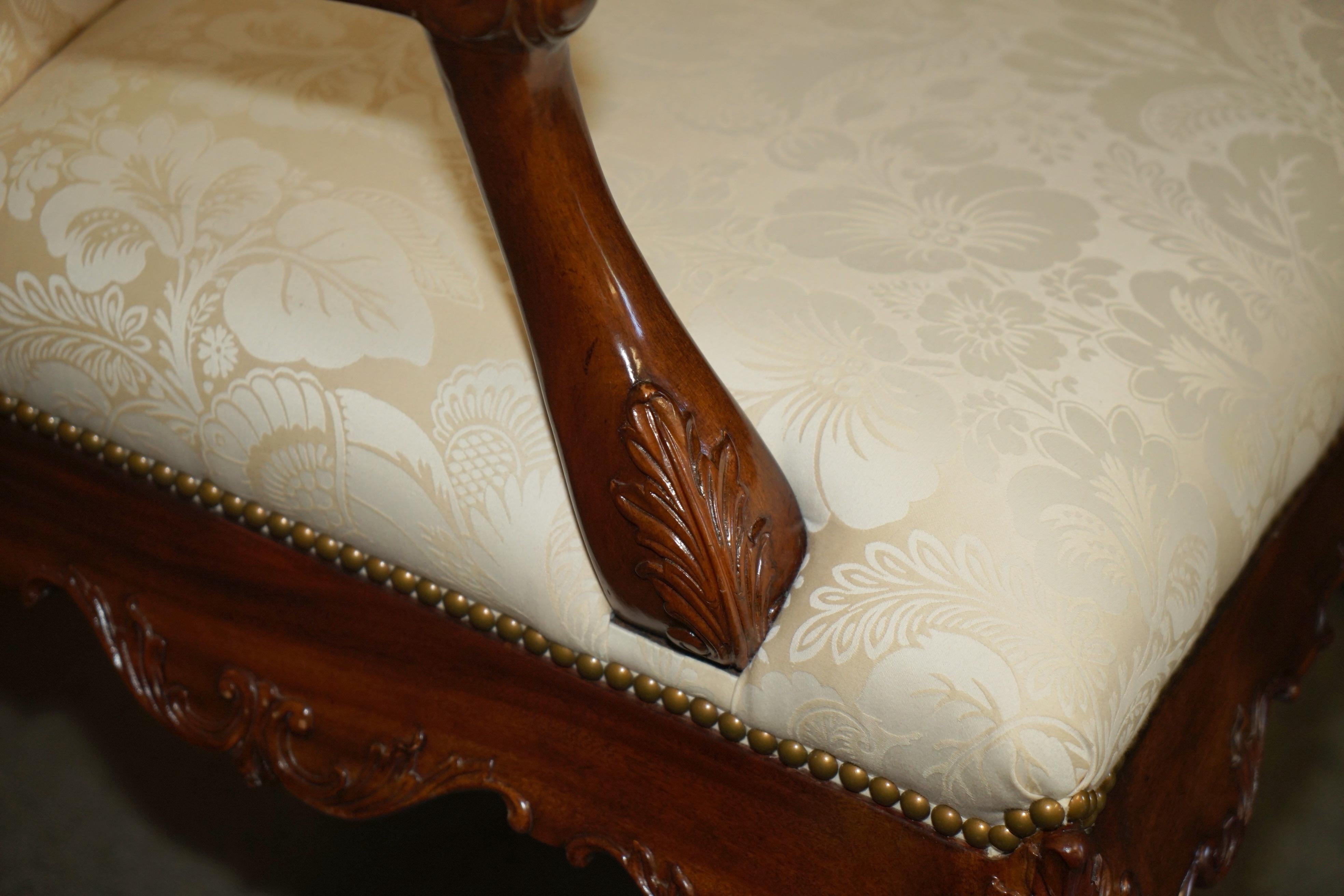 BRiGHTS OF NETTLEBED CARVED GAINSBOROUGH ARMCHAIR AFTER GILES GRENDEY 1693-1780 en vente 6