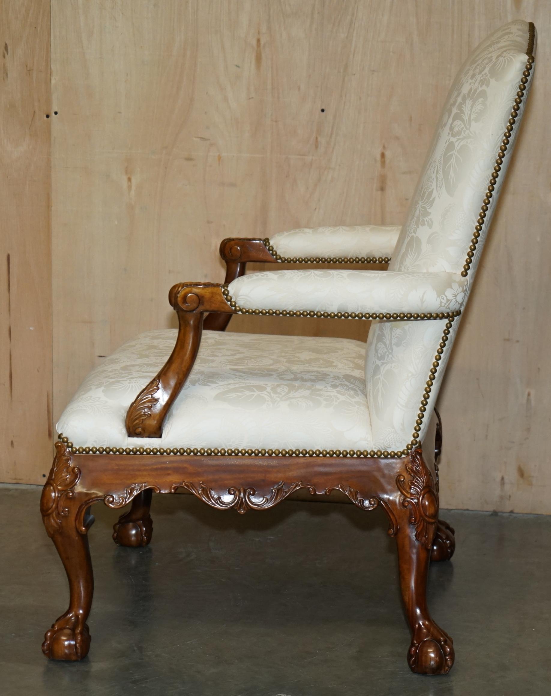 BRiGHTS OF NETTLEBED CARVED GAINSBOROUGH ARMCHAIR AFTER GILES GRENDEY 1693-1780 en vente 11