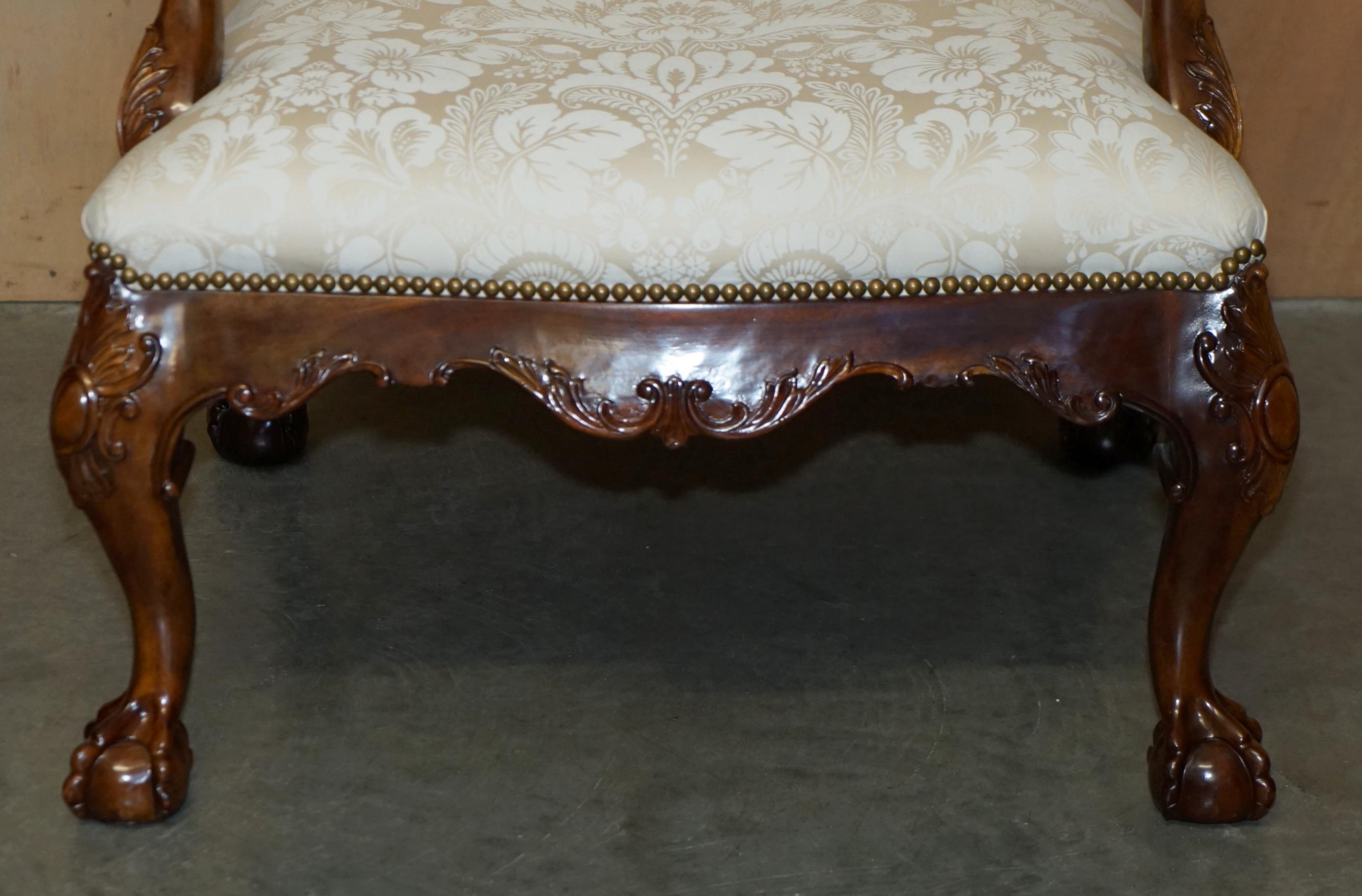 Regency BRiGHTS OF NETTLEBED CARVED GAINSBOROUGH ARMCHAIR AFTER GILES GRENDEY 1693-1780 en vente