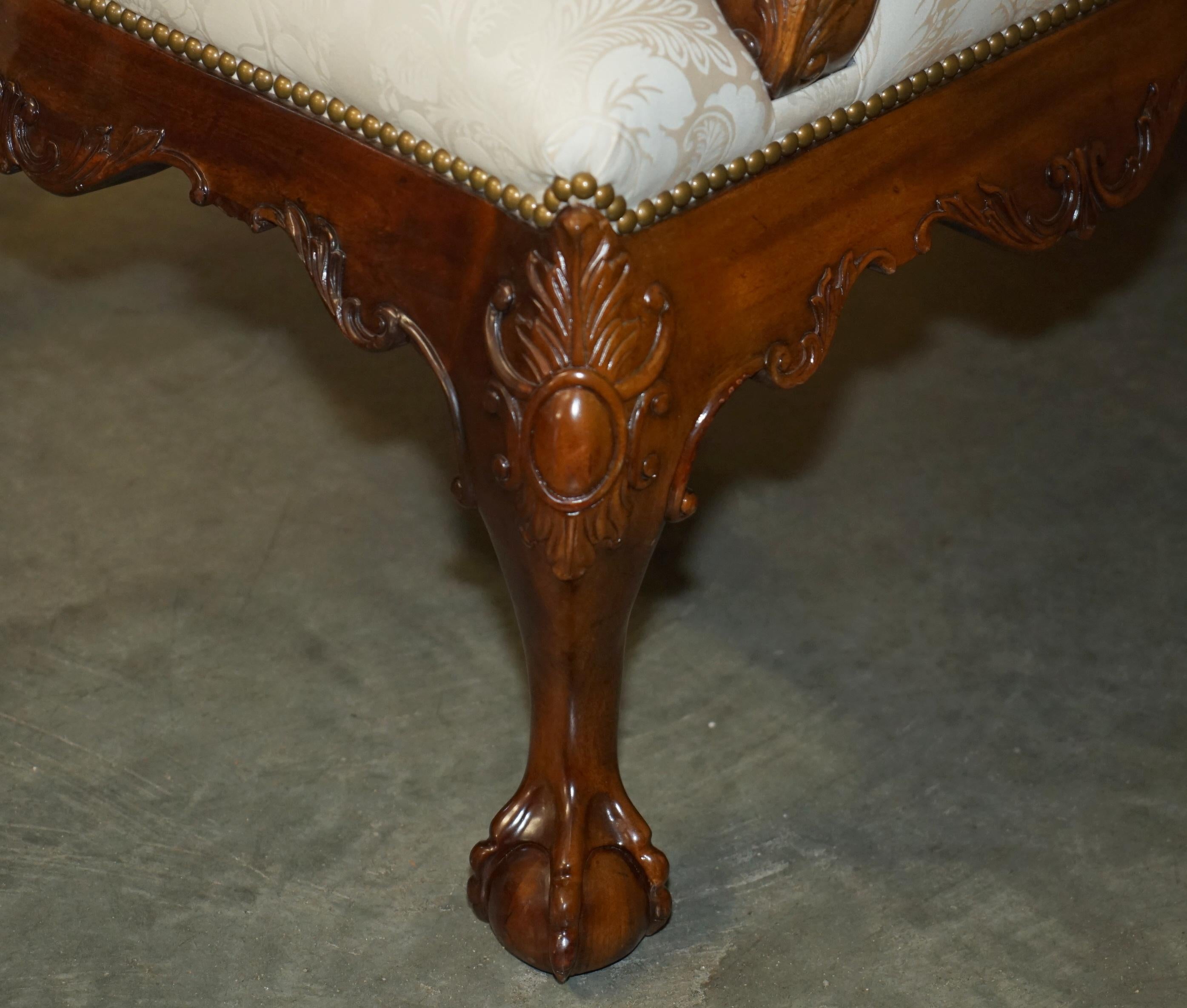 Anglais BRiGHTS OF NETTLEBED CARVED GAINSBOROUGH ARMCHAIR AFTER GILES GRENDEY 1693-1780 en vente