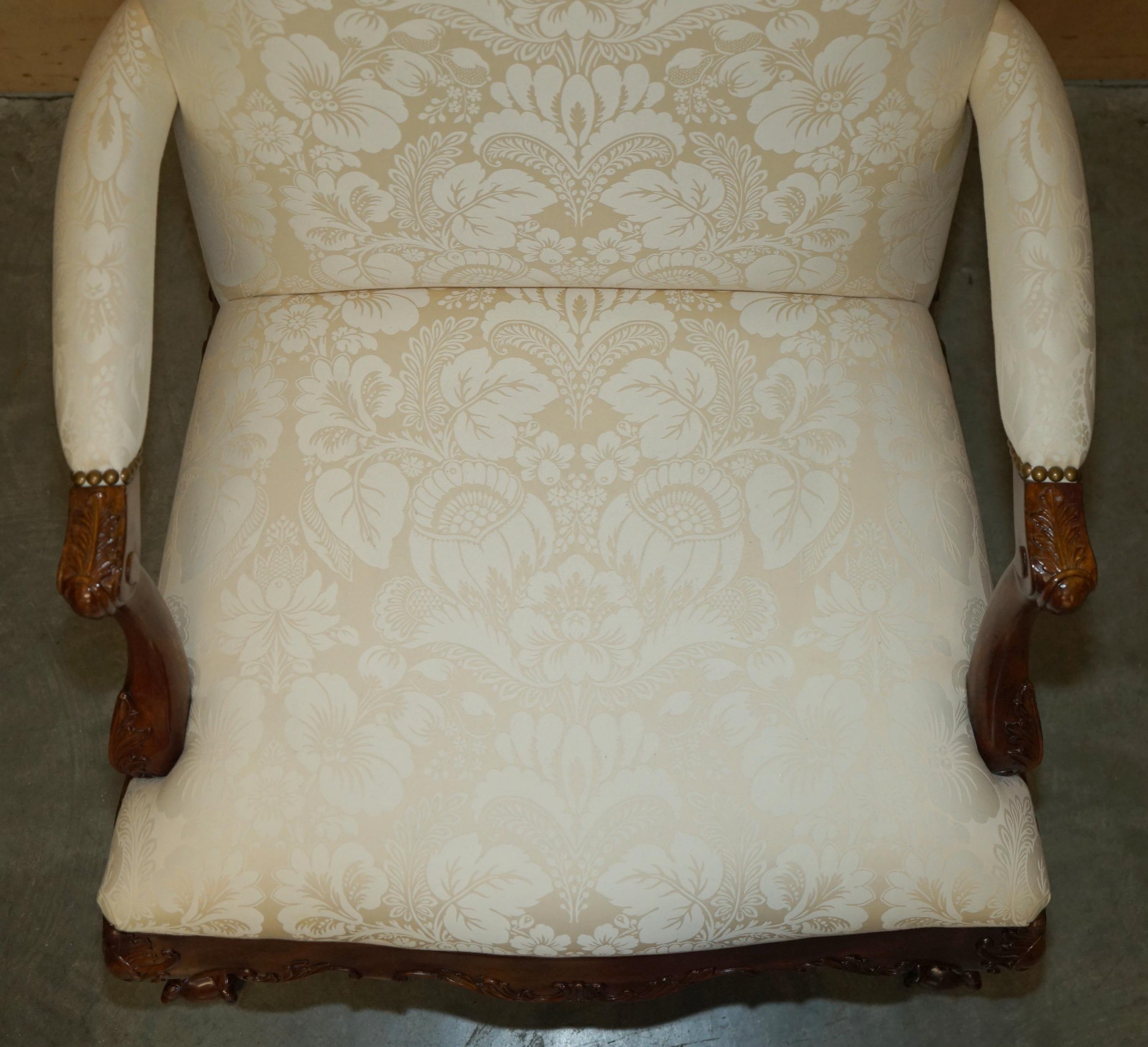 BRiGHTS OF NETTLEBED CARVED GAINSBOROUGH ARMCHAIR AFTER GILES GRENDEY 1693-1780 en vente 1