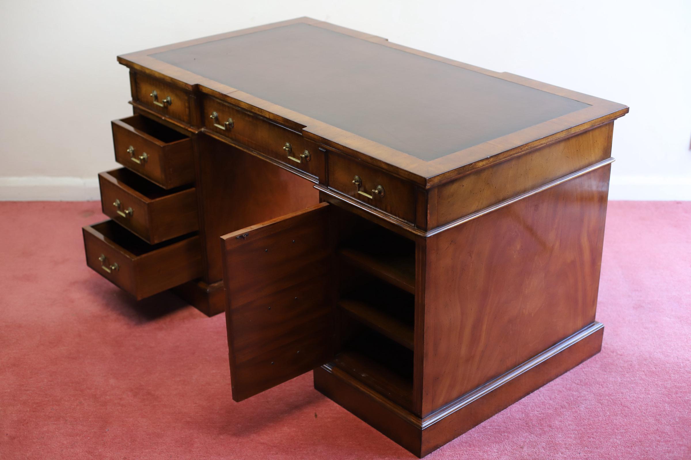 Brights of Nettlebed, Stunning Double Side  Pedestal Desk For Sale 10