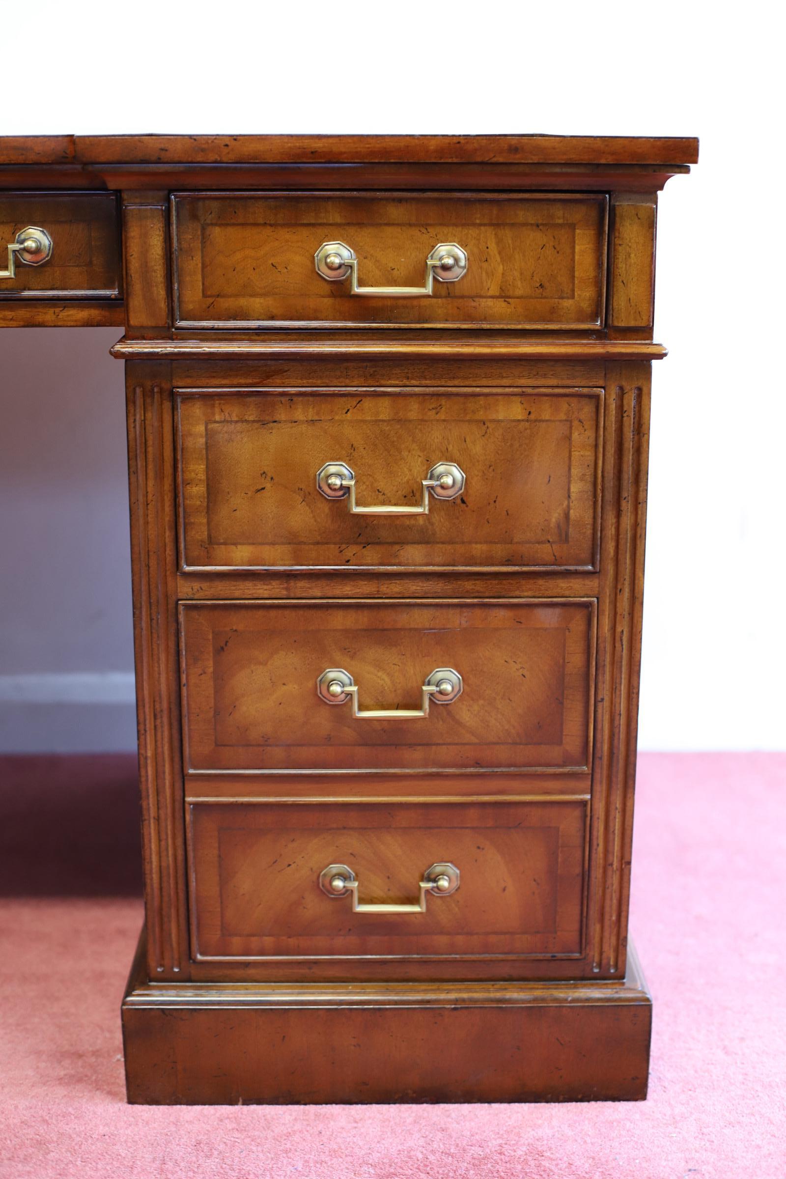 Hand-Crafted Brights of Nettlebed, Stunning Double Side  Pedestal Desk For Sale