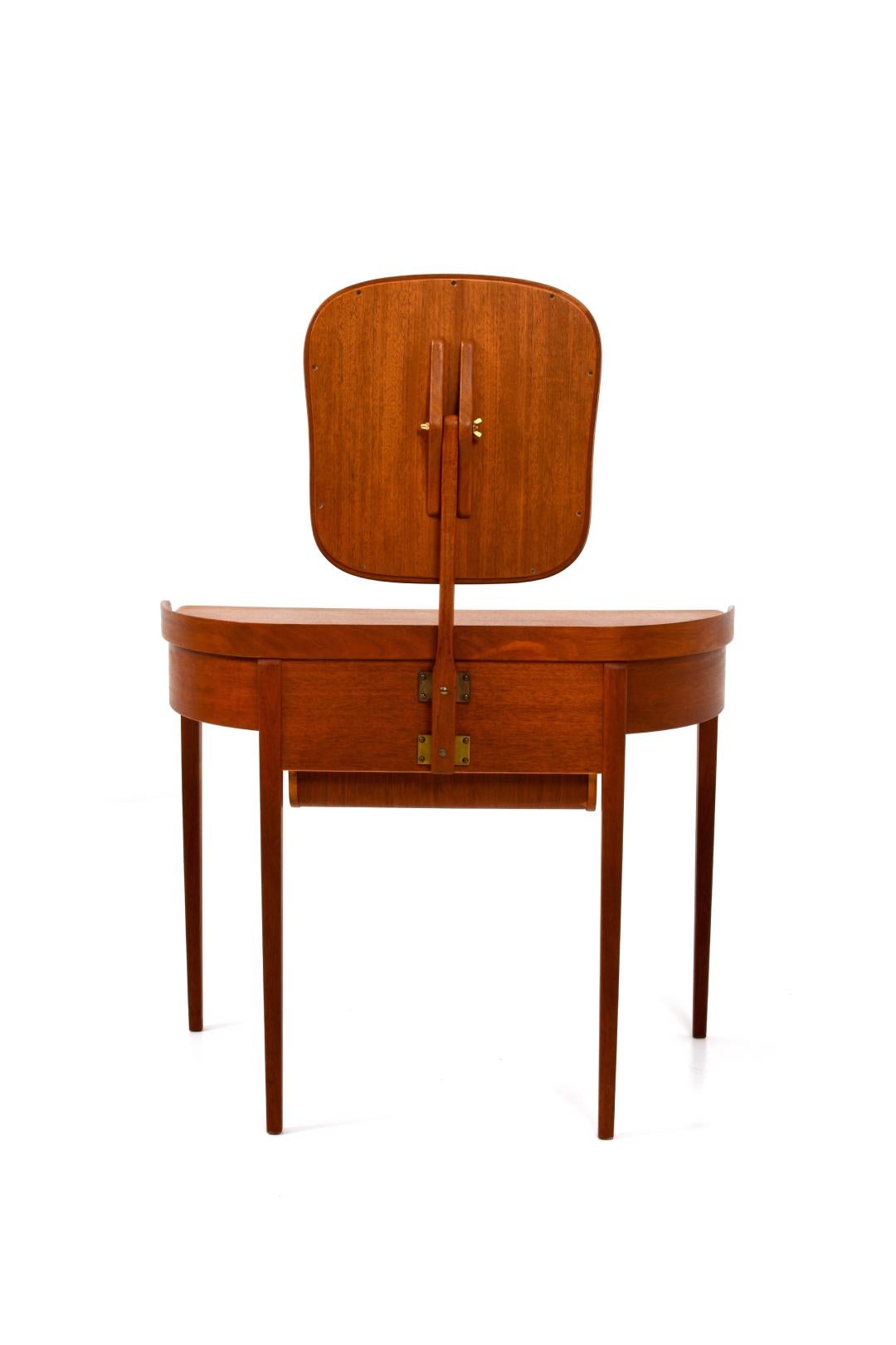 Brigitta Dressing Table by Carl Malmsten for Bodafors In Good Condition In Göteborg, SE