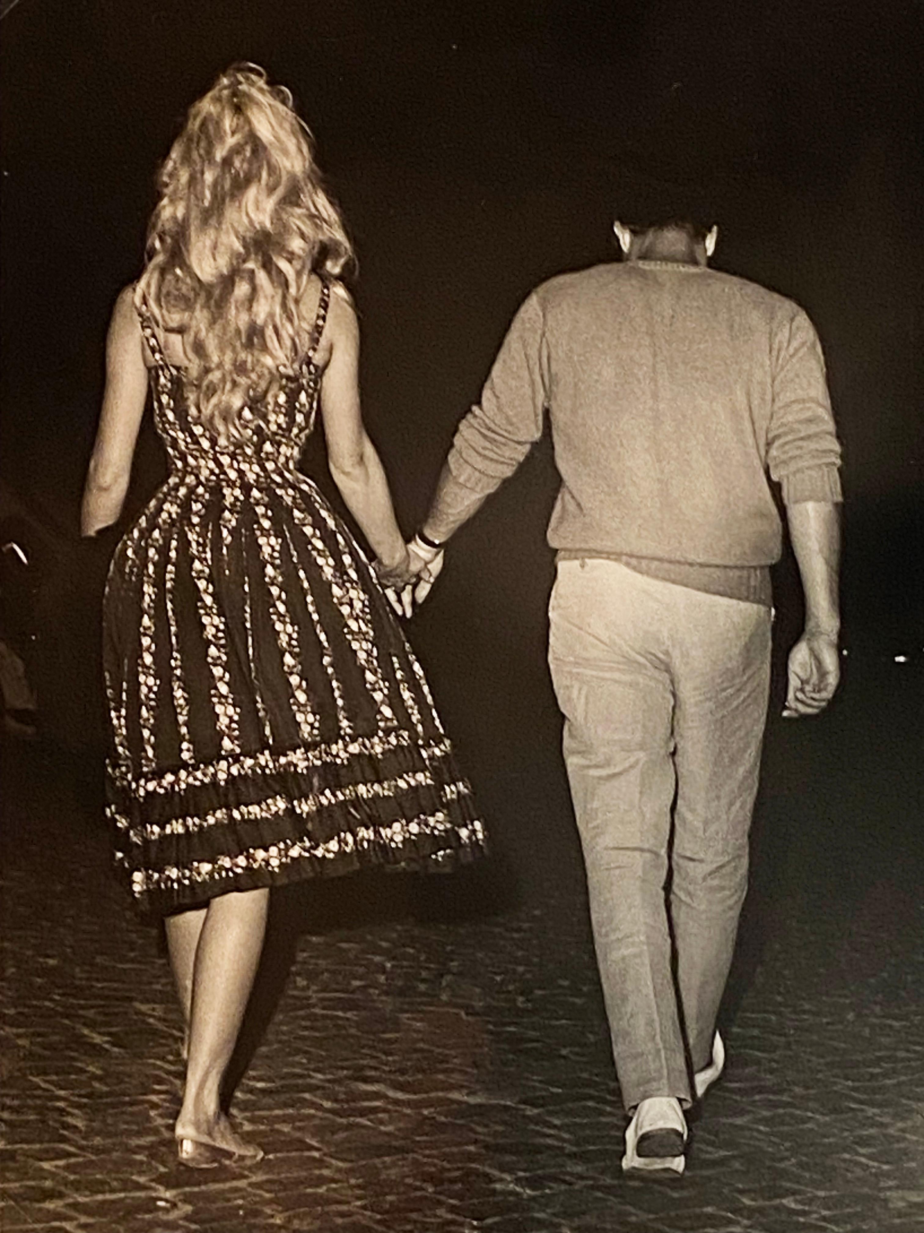 Brigitte Bardot et Sacha Distel Tirage argentique simple 1958 État moyen - En vente à Saint ouen, FR