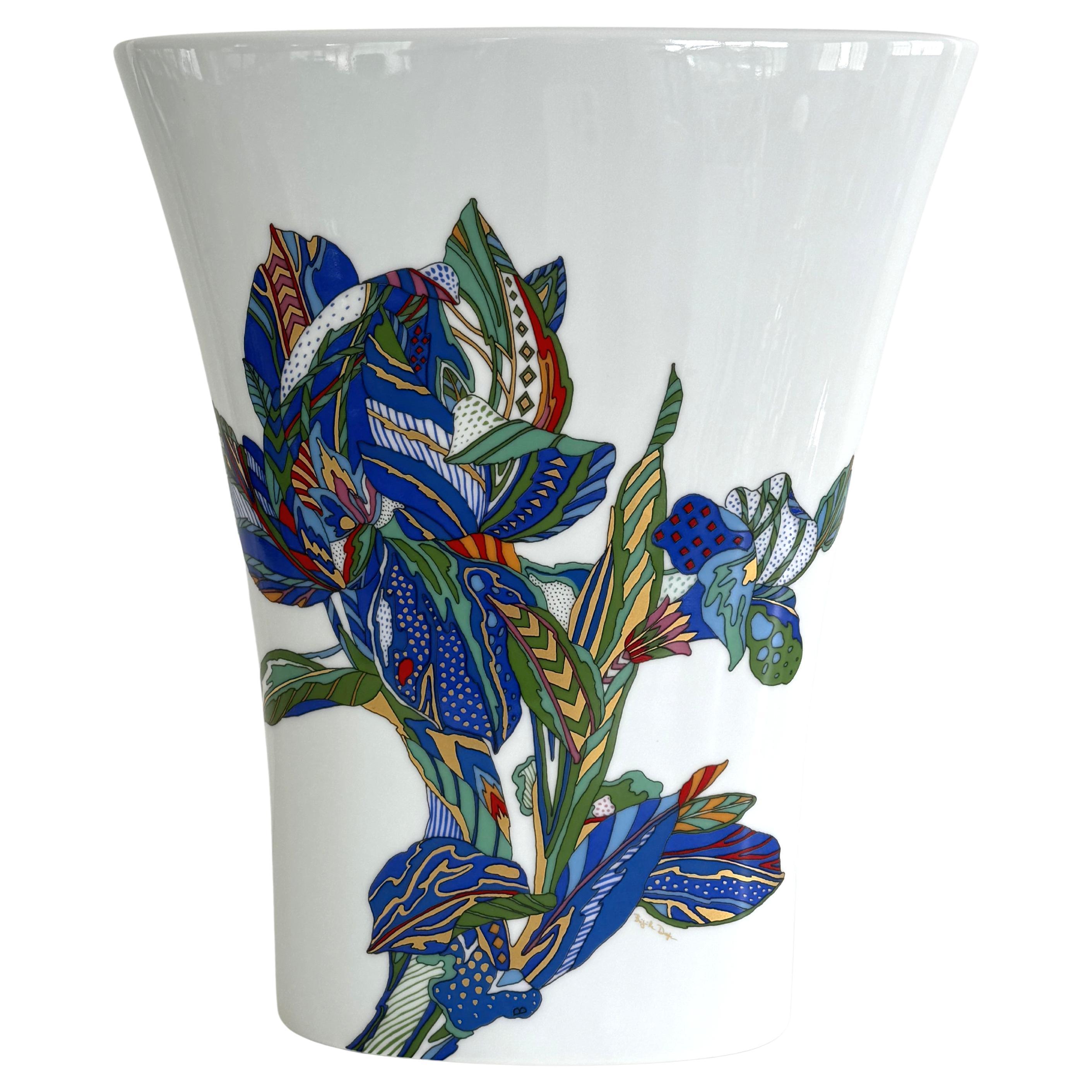 Brigitte Doege for Rosenthal Germany Large Porcelain Flower Vase, 1990s

Gorgeous and large flower vase manufactured from Rosenthal Germany in fine porcelain.
The design is made by Brigitte Doege.
Almost excellent condition, stunning decor and