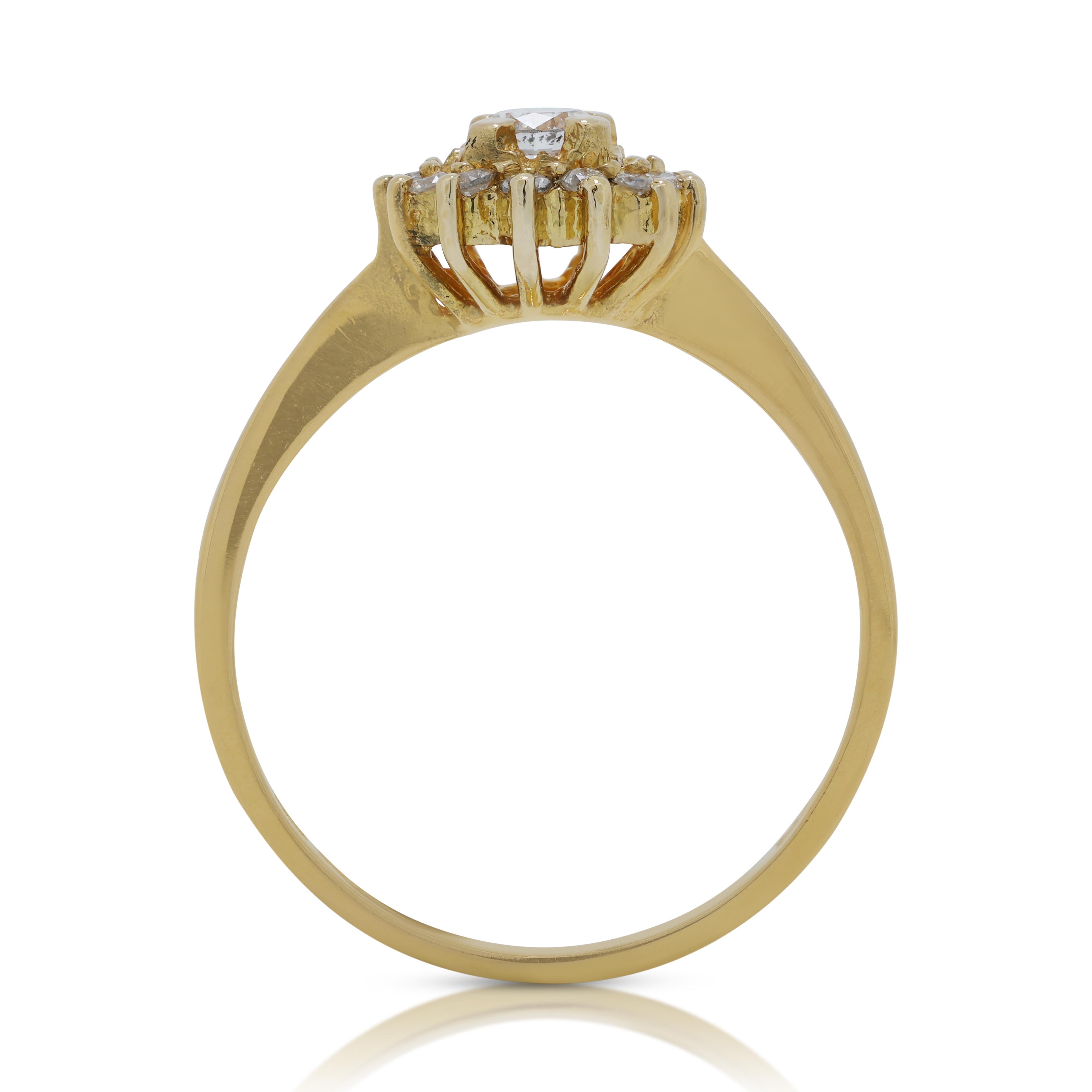 Brilliant 0.26ct Diamonds Ring in 18K Yellow Gold For Sale 1
