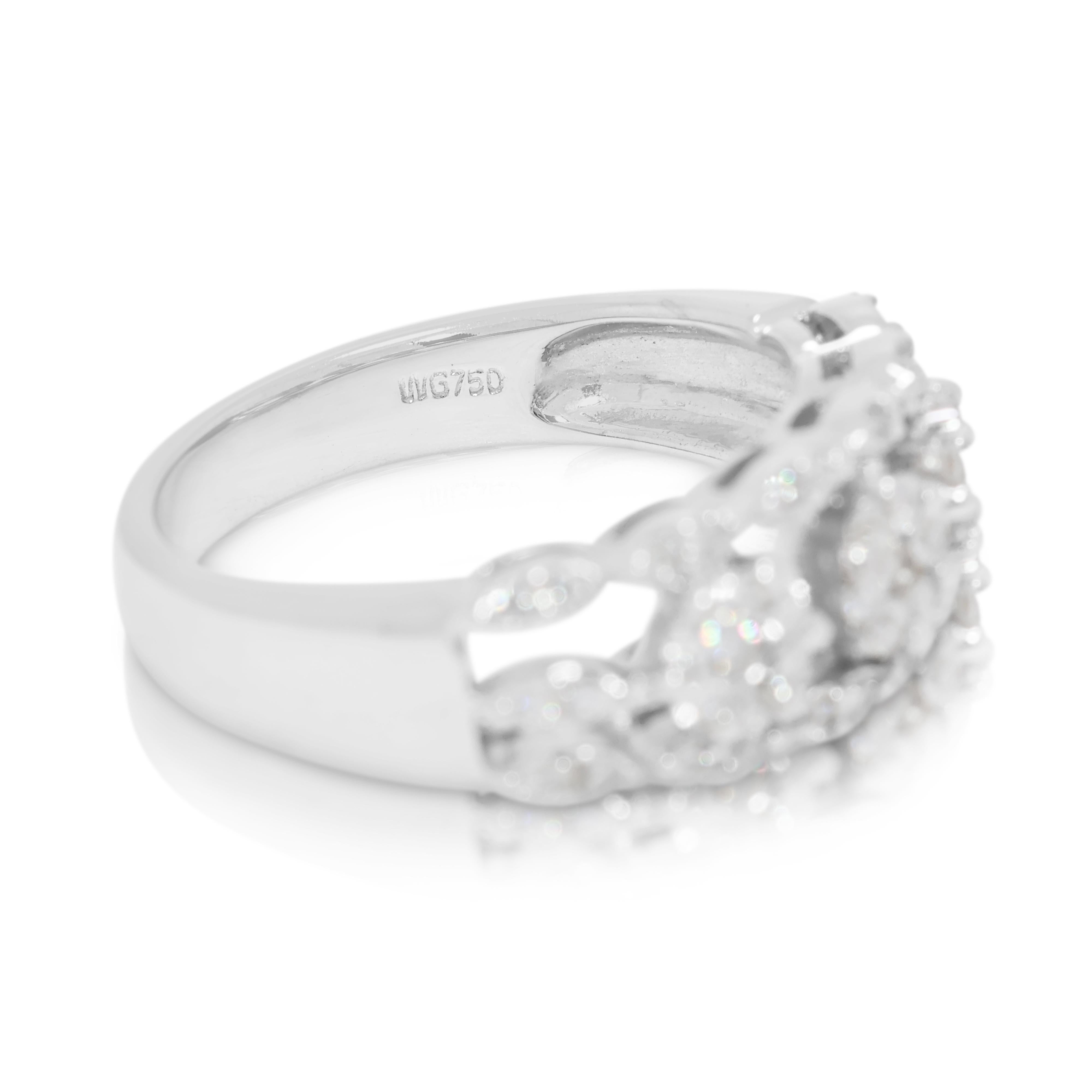 Brilliante bague en or blanc 18 carats ornée d'un diamant naturel de 0,35 ct. Excellent état - En vente à רמת גן, IL