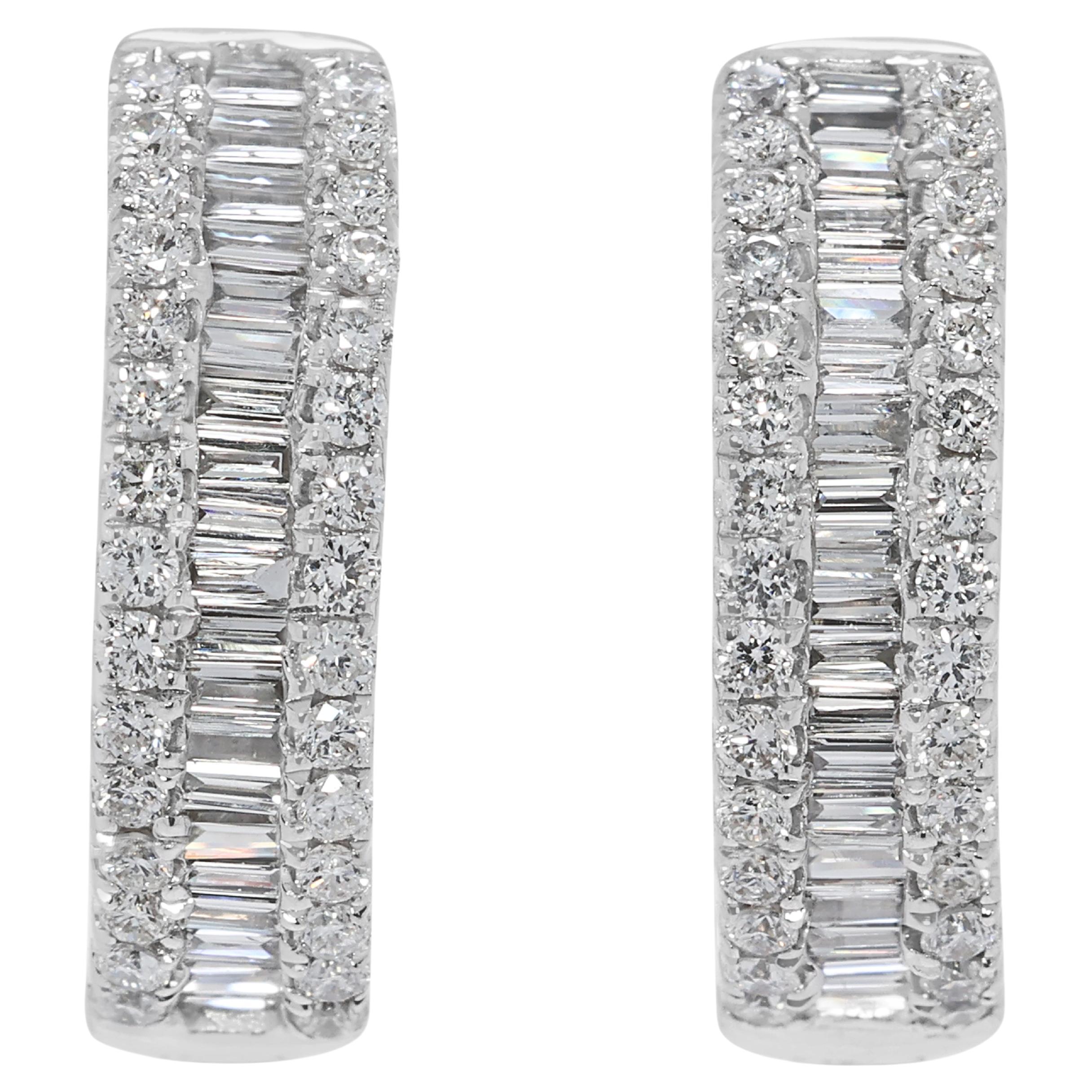 Orecchini a cerchio con diamante Brilliante da 0,41 carati in oro bianco 18 carati