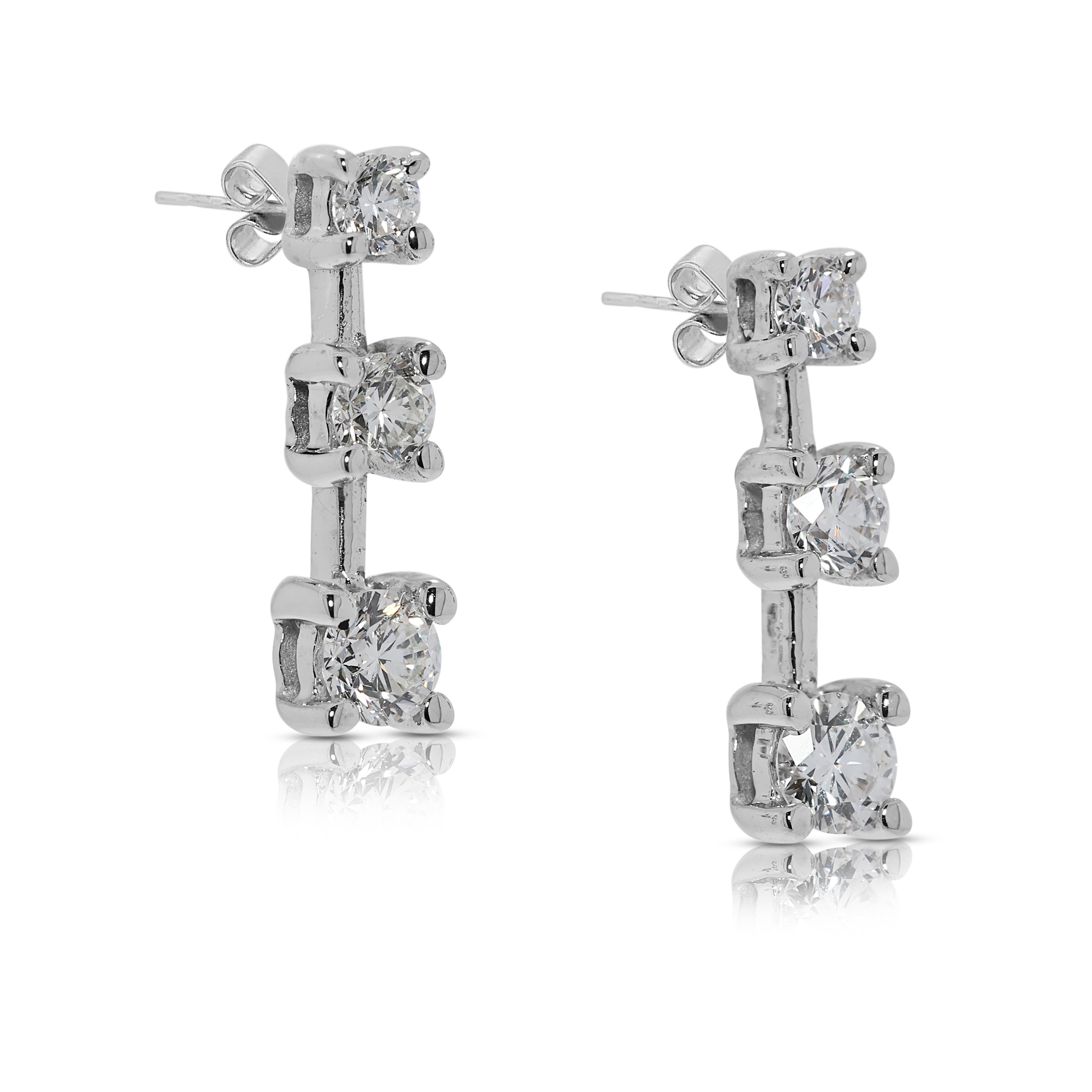 Taille ronde Boucles d'oreilles pendantes en or blanc 18 carats avec diamants naturels de 0,48 ct Brilliante en vente