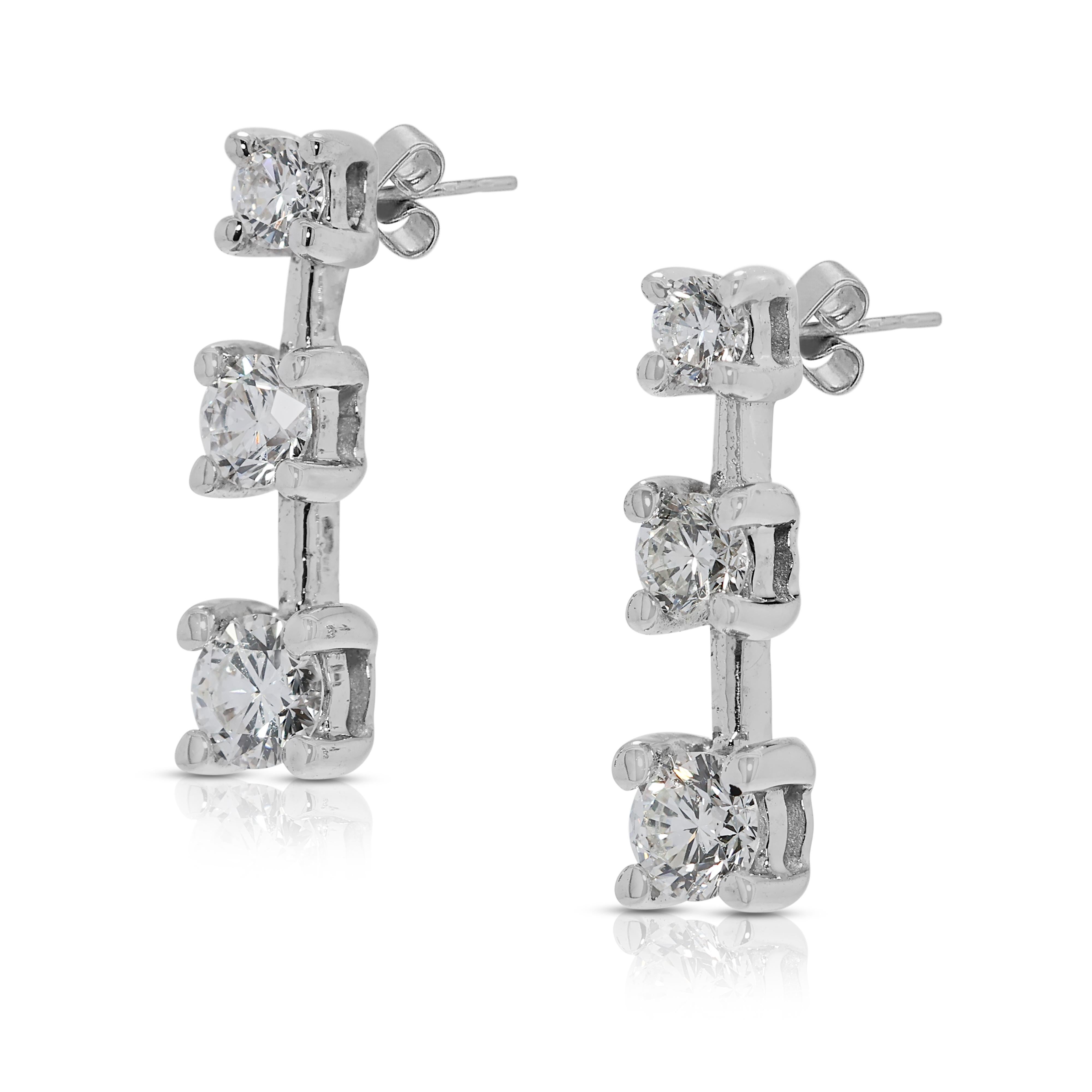 Boucles d'oreilles pendantes en or blanc 18 carats avec diamants naturels de 0,48 ct Brilliante Excellent état - En vente à רמת גן, IL