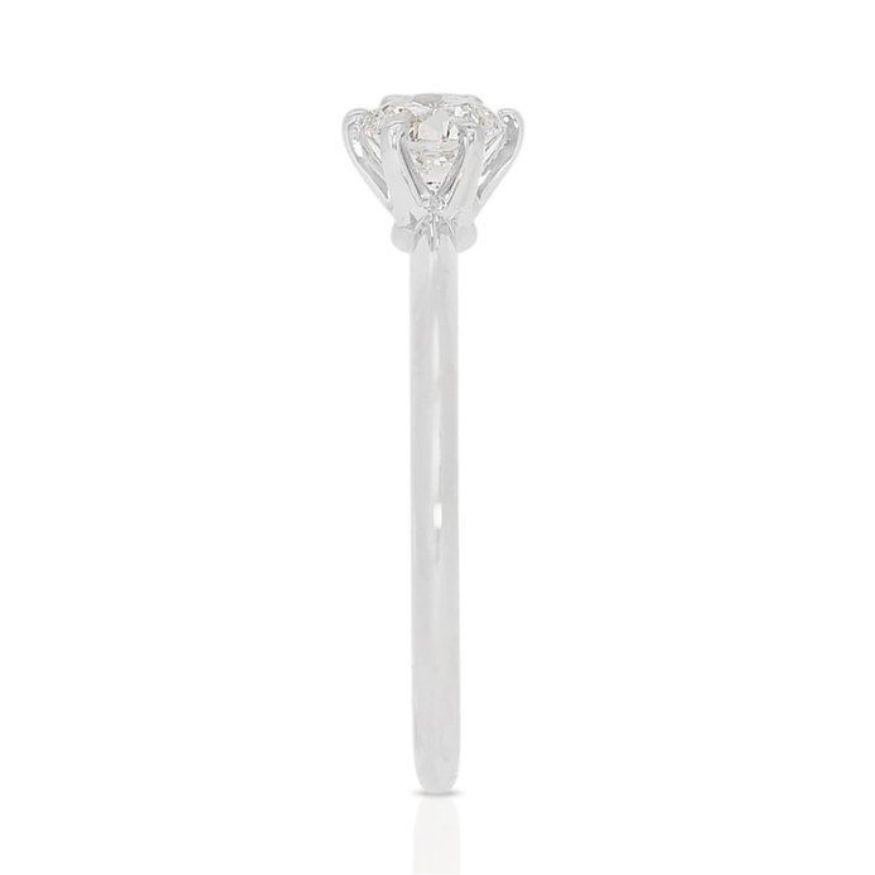 Brillanter 0,51ct Solitär-Diamantring in schimmerndem 18K Weißgold im Zustand „Neu“ im Angebot in רמת גן, IL