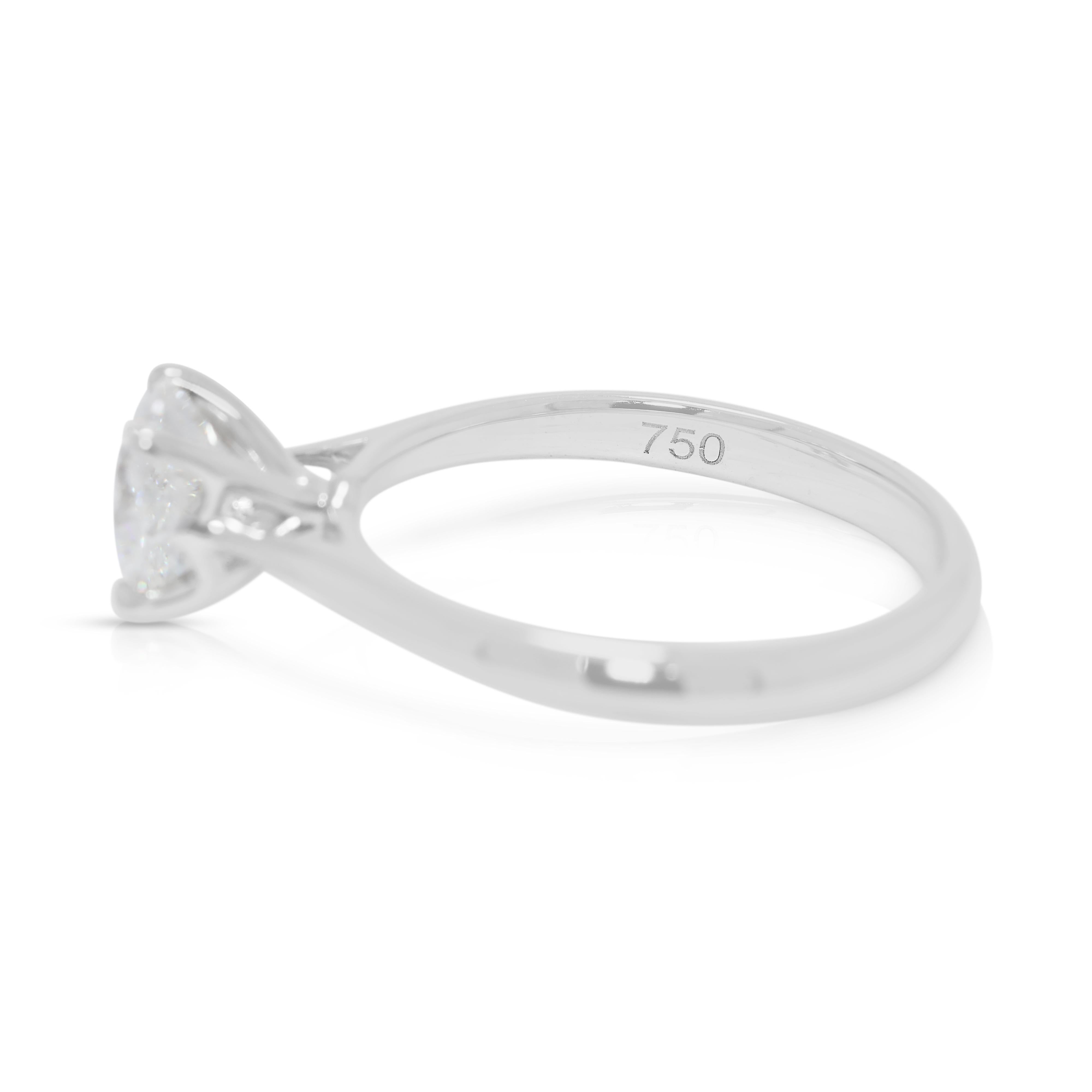 Taille ovale Brilliante 0.94ct Super Ideal Cut Oval Diamond Solitaire in 18K White Gold en vente