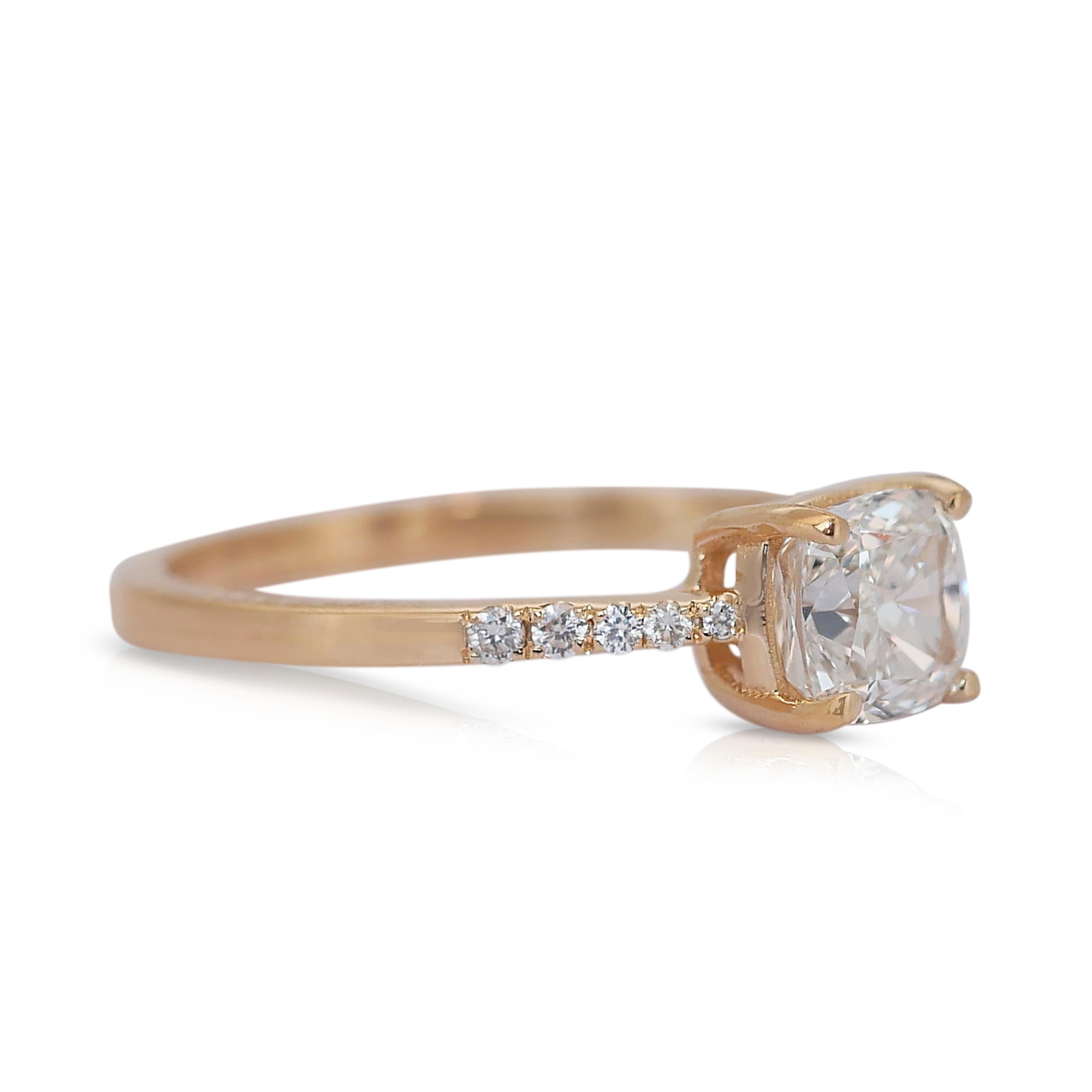 Brilliant 1.08ct Diamonds Pave Ring in 18k Yellow Gold - IGI Certified

Elevate your elegance with this stunning diamond pave ring, meticulously crafted in 18k yellow gold. The centerpiece is a breathtaking 1.00-carat cushion-cut diamond, boasting
