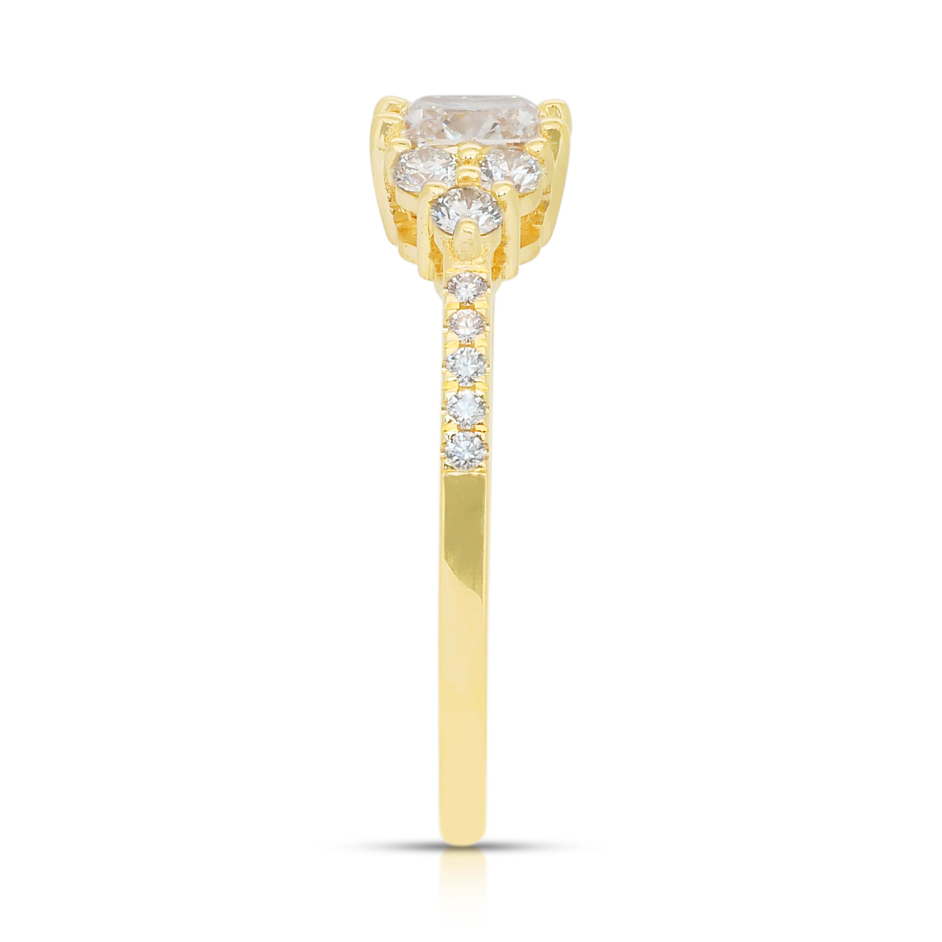 Anello con pavé di diamanti da 1,10 carati in oro giallo 18k - Certificato IGI in vendita 1