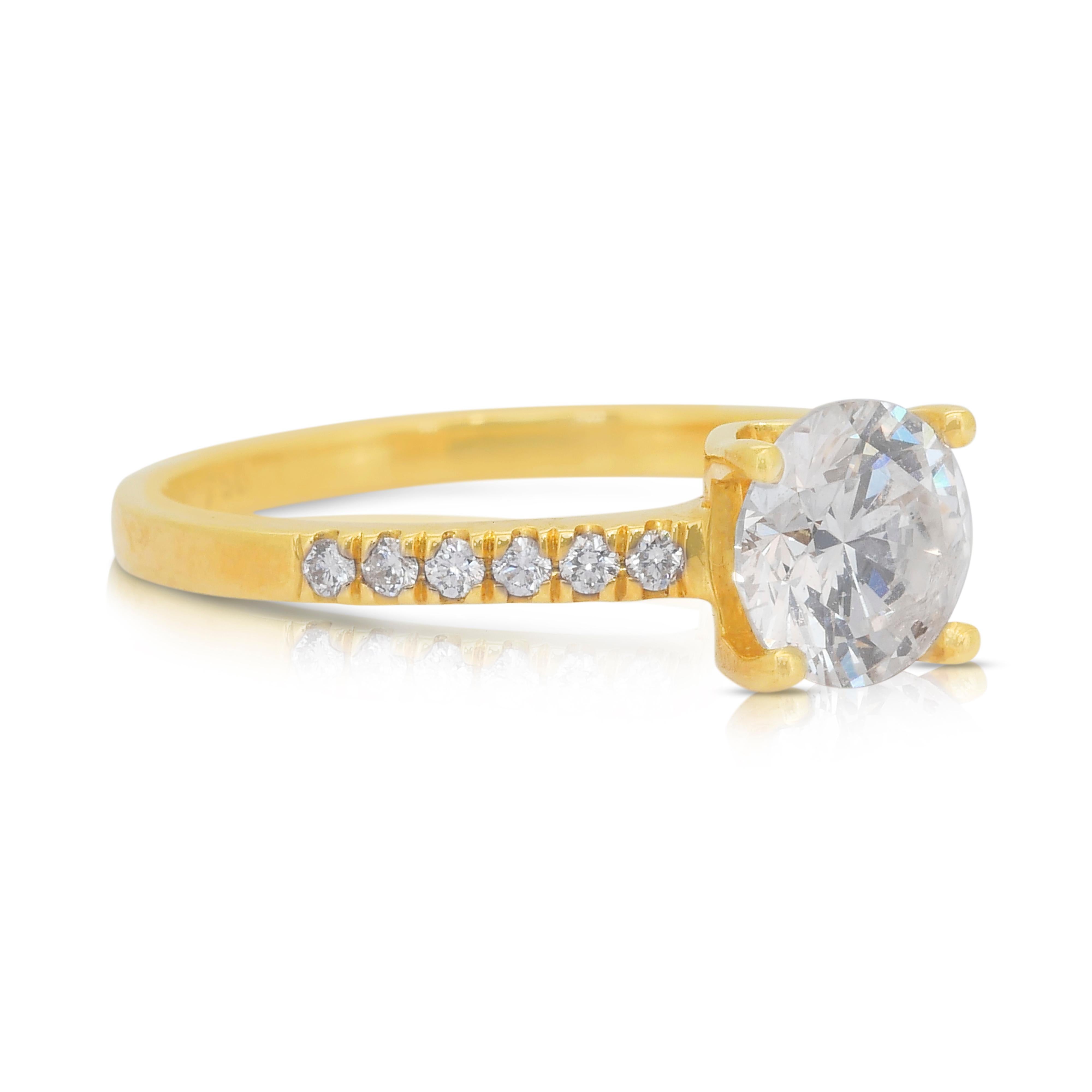 Taille ronde Bague en or jaune 18 carats avec diamants pavés de 1,19 carat, certifiée IGI en vente