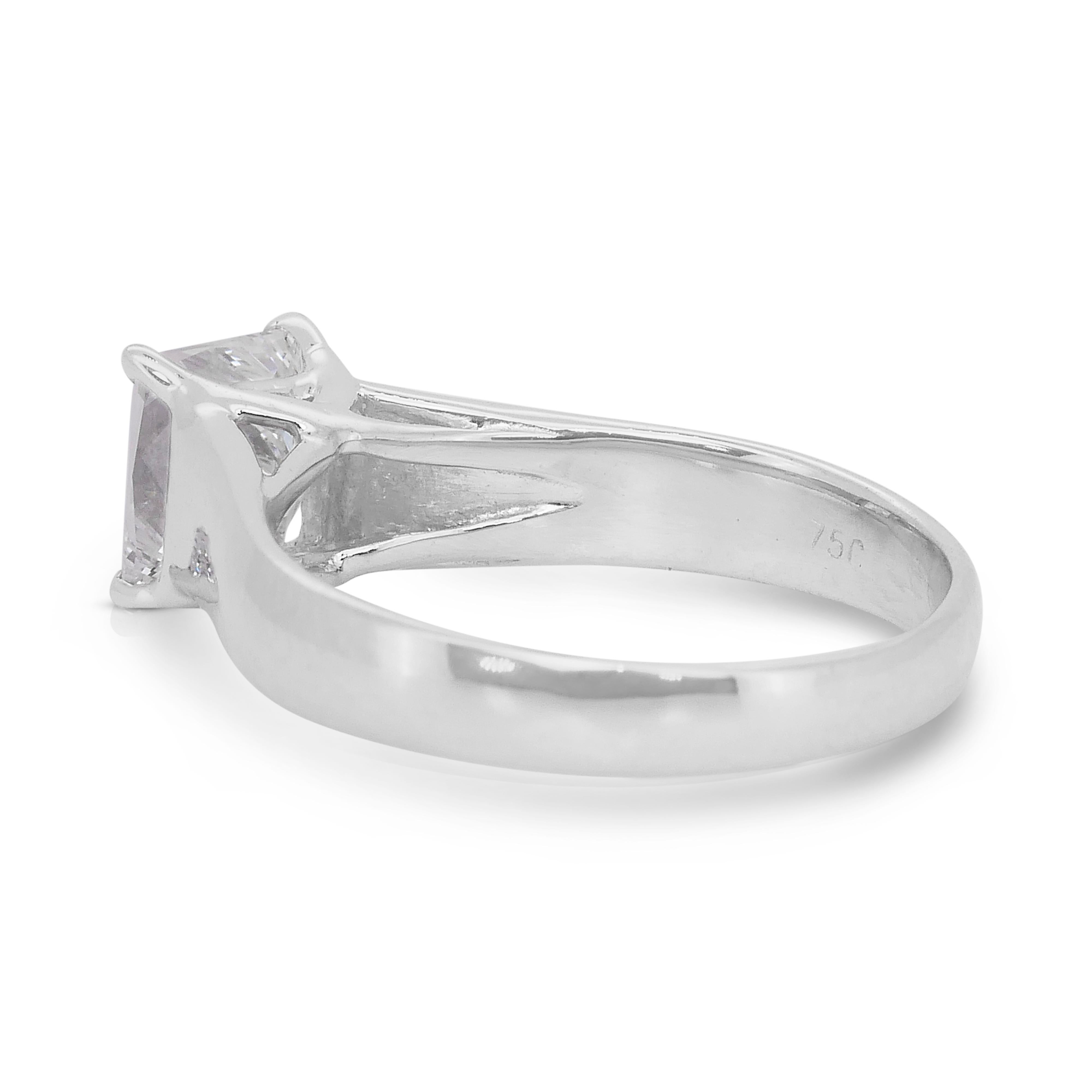 Solitär-Ring aus 18 Karat Weißgold mit Brillanten und 1,30 Karat Diamanten, IGI-zertifiziert (Carréschliff) im Angebot