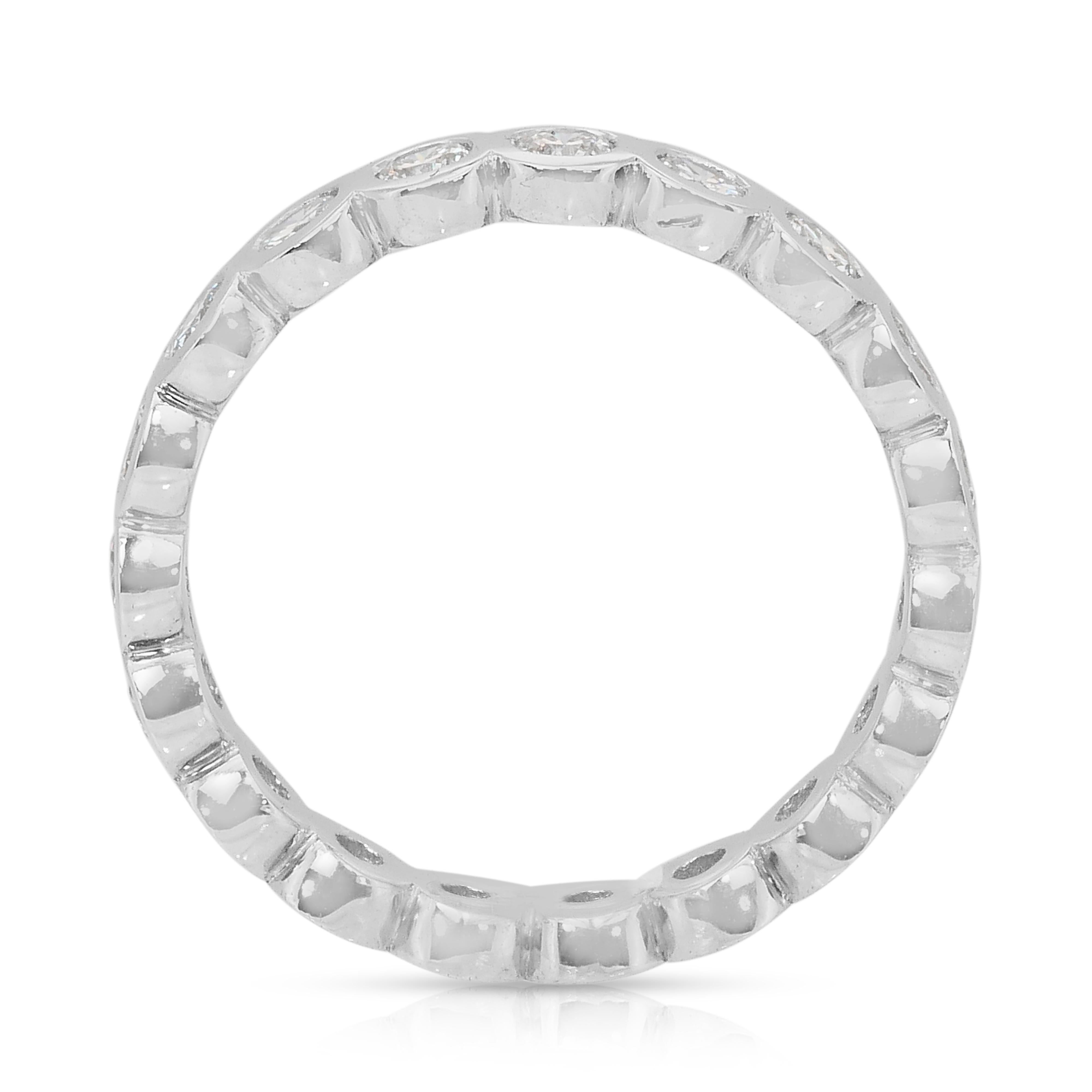 Bague d'éternité en or blanc 18 carats, diamants brillants de 1,40 ct - certifié IGI en vente 3