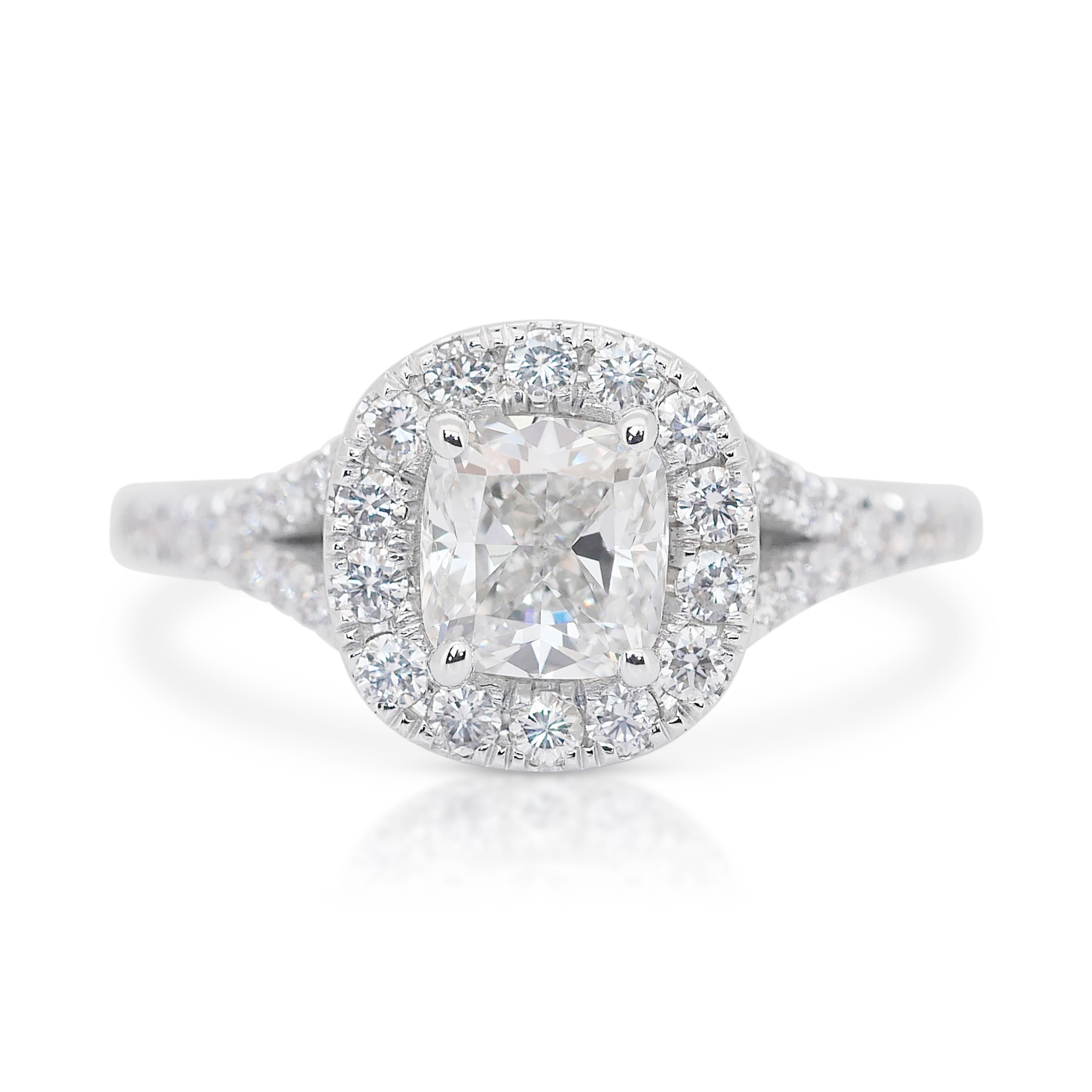 Brillant 1,45ct Diamant Halo Ring in 18k Weißgold - IGI zertifiziert im Angebot 3