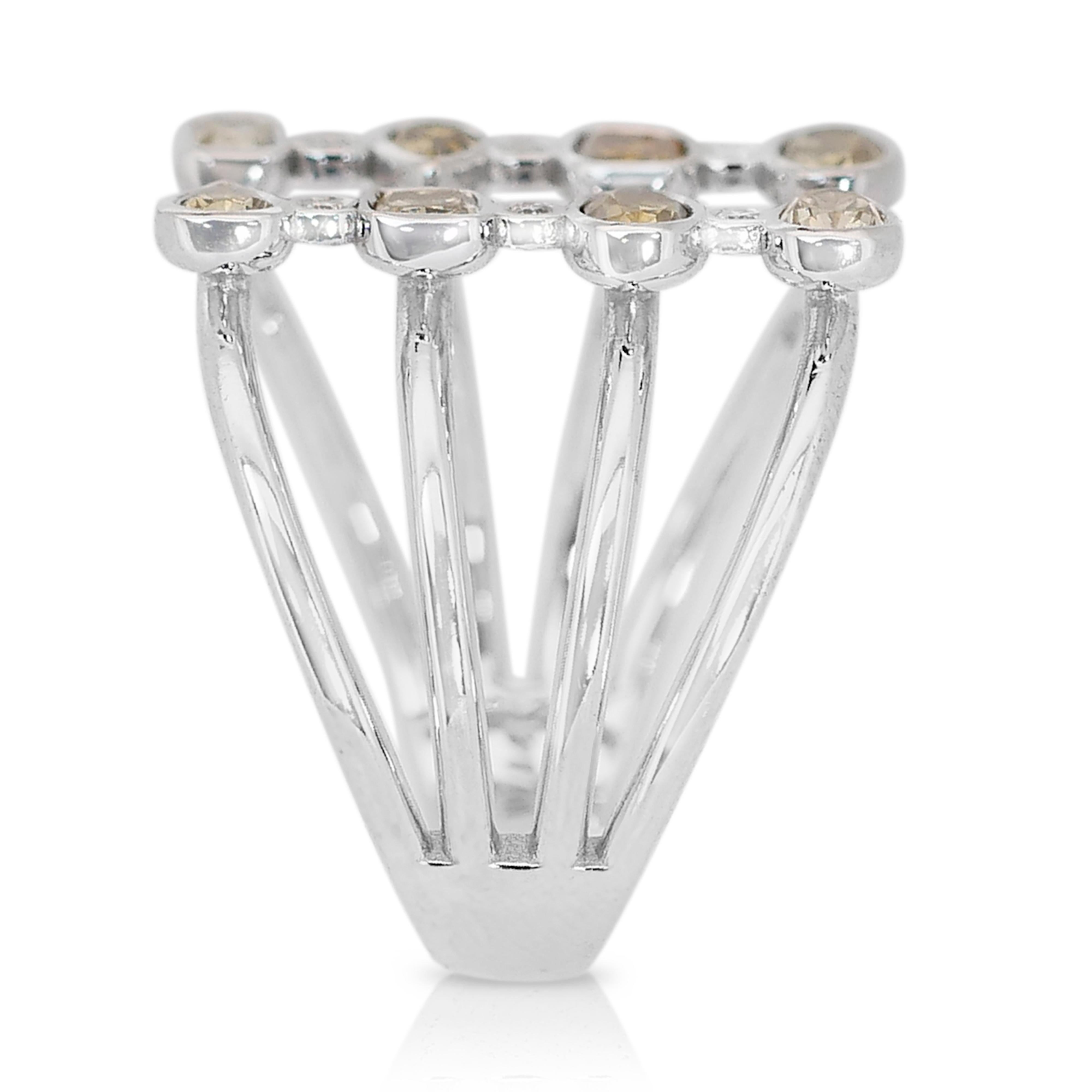 Taille mixte Bague en or blanc 14 carats avec diamant de couleur fantaisie de 1,64 carat, certifié AIG en vente