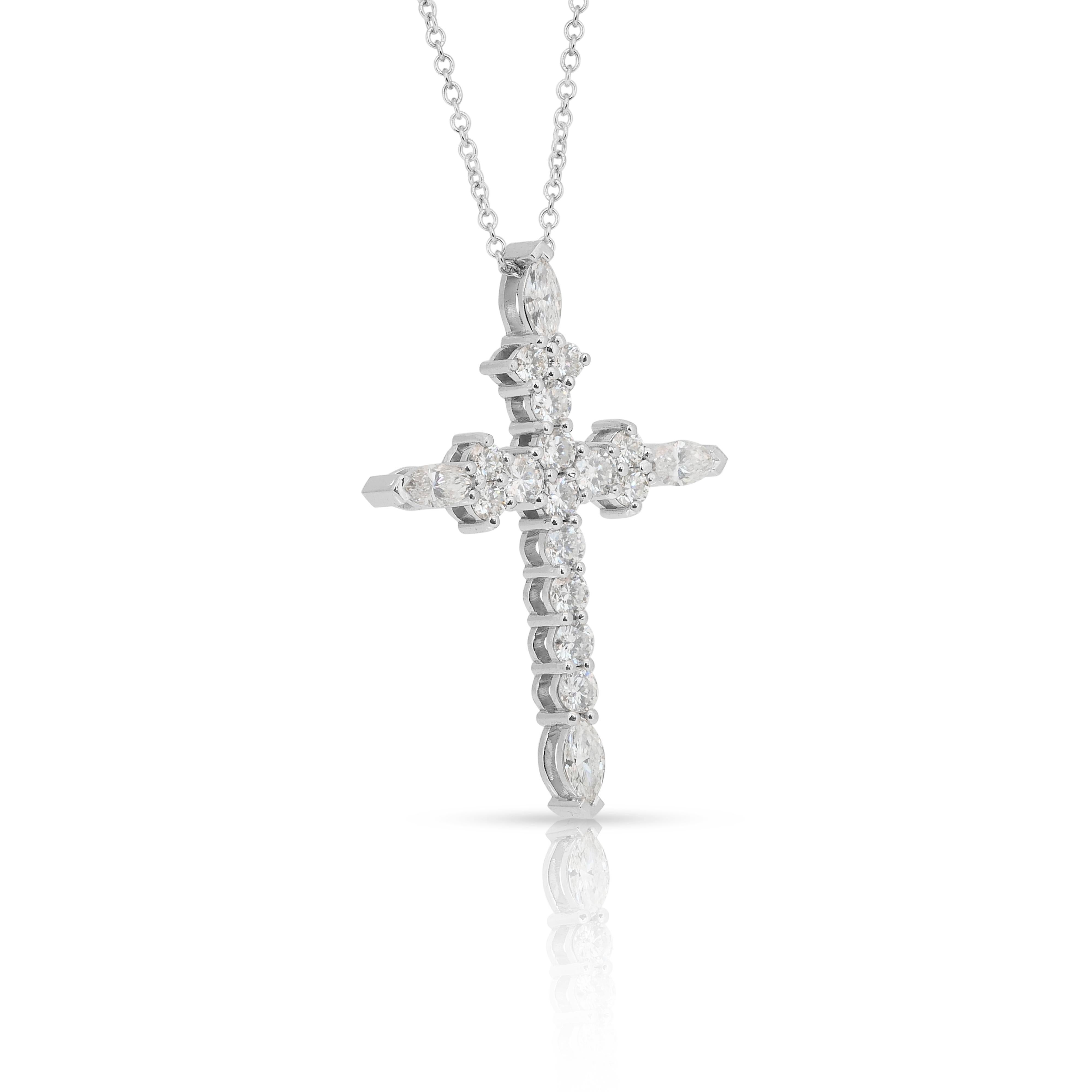 Taglio rotondo Collana con diamanti Brilliante 1,62ct e ciondolo a croce in oro bianco 18k in vendita