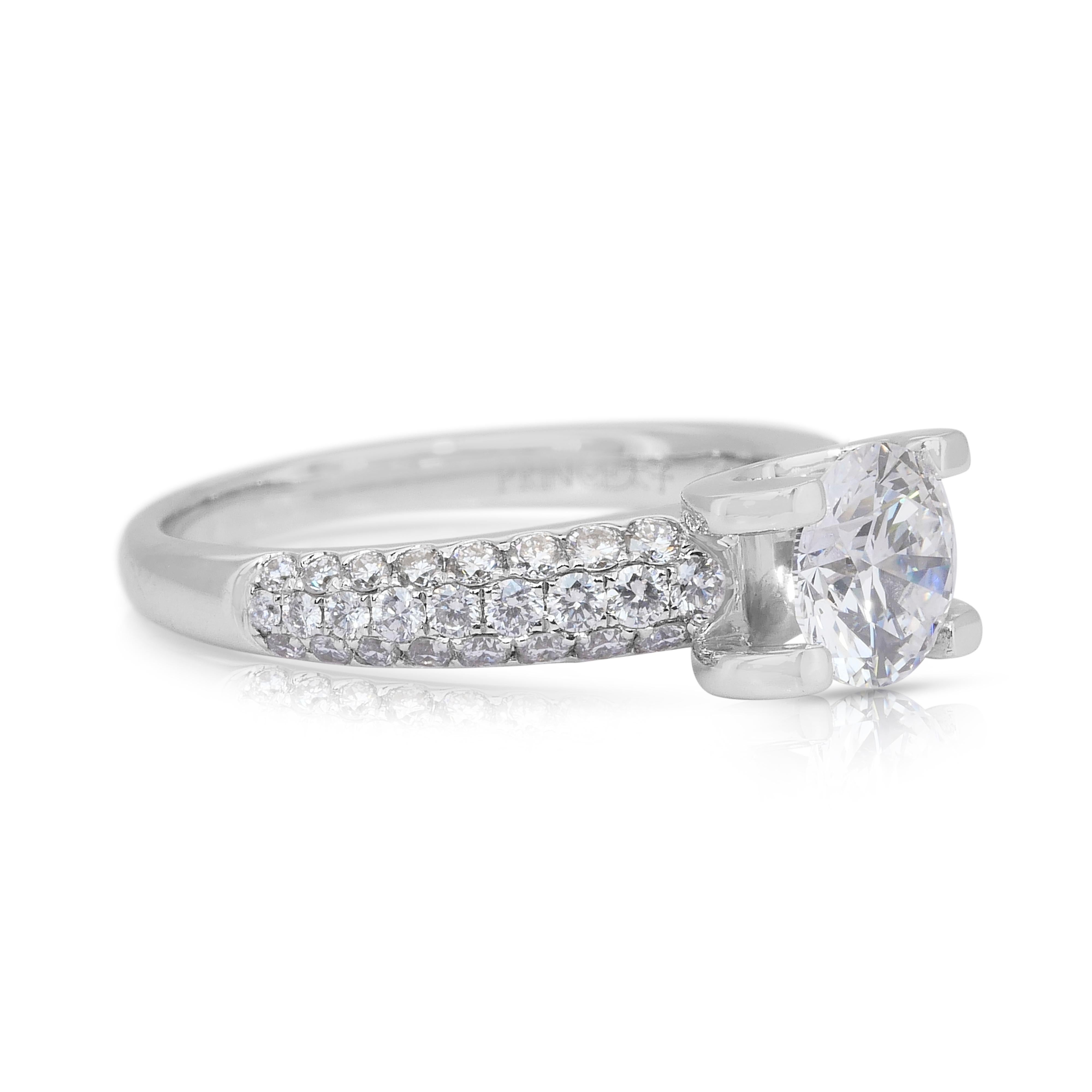 Taille ronde Brilliant 1.75ct Diamonds Pave Ring in 18k White Gold - IGI Certified en vente