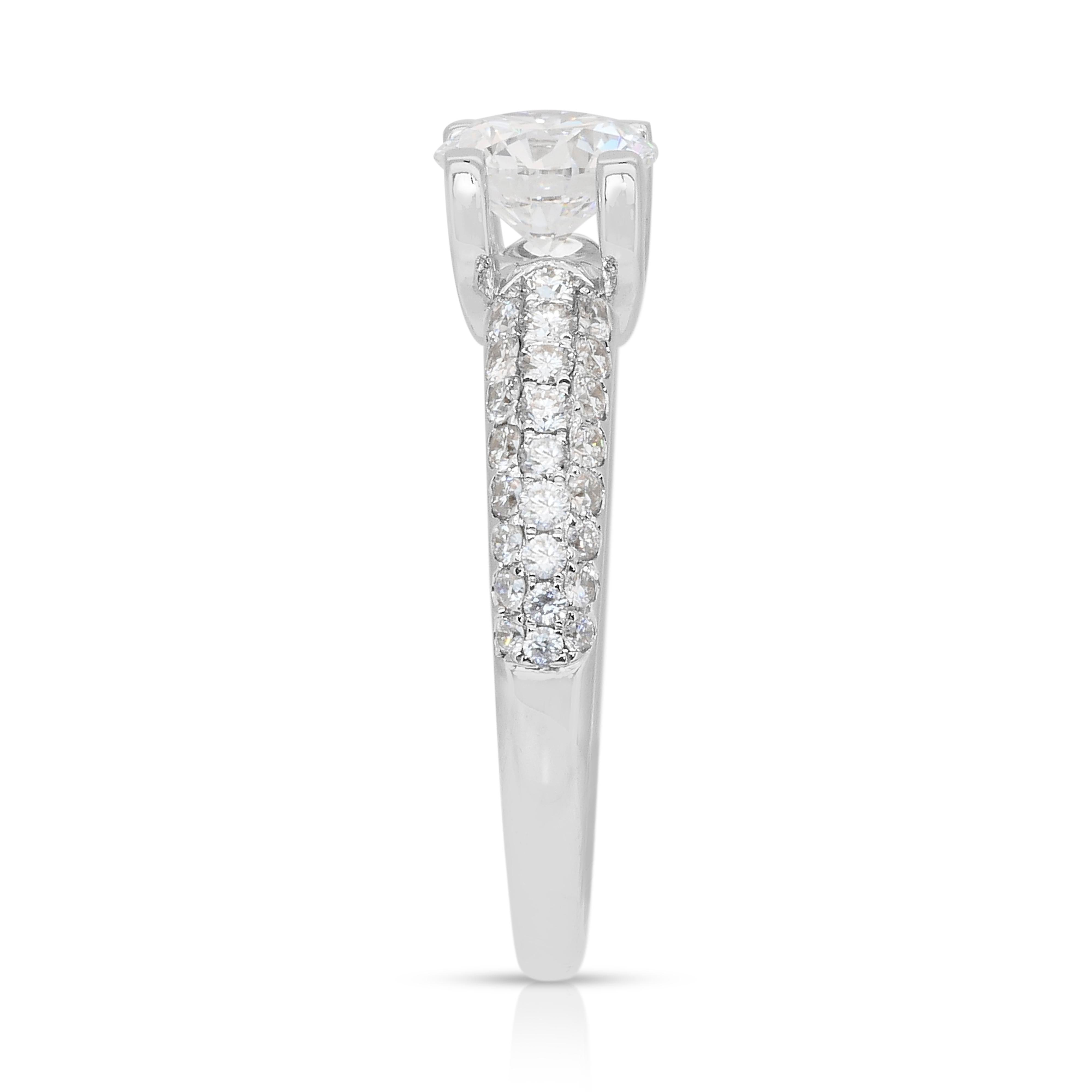 Brilliant 1.75ct Diamonds Pave Ring in 18k White Gold - IGI Certified en vente 2